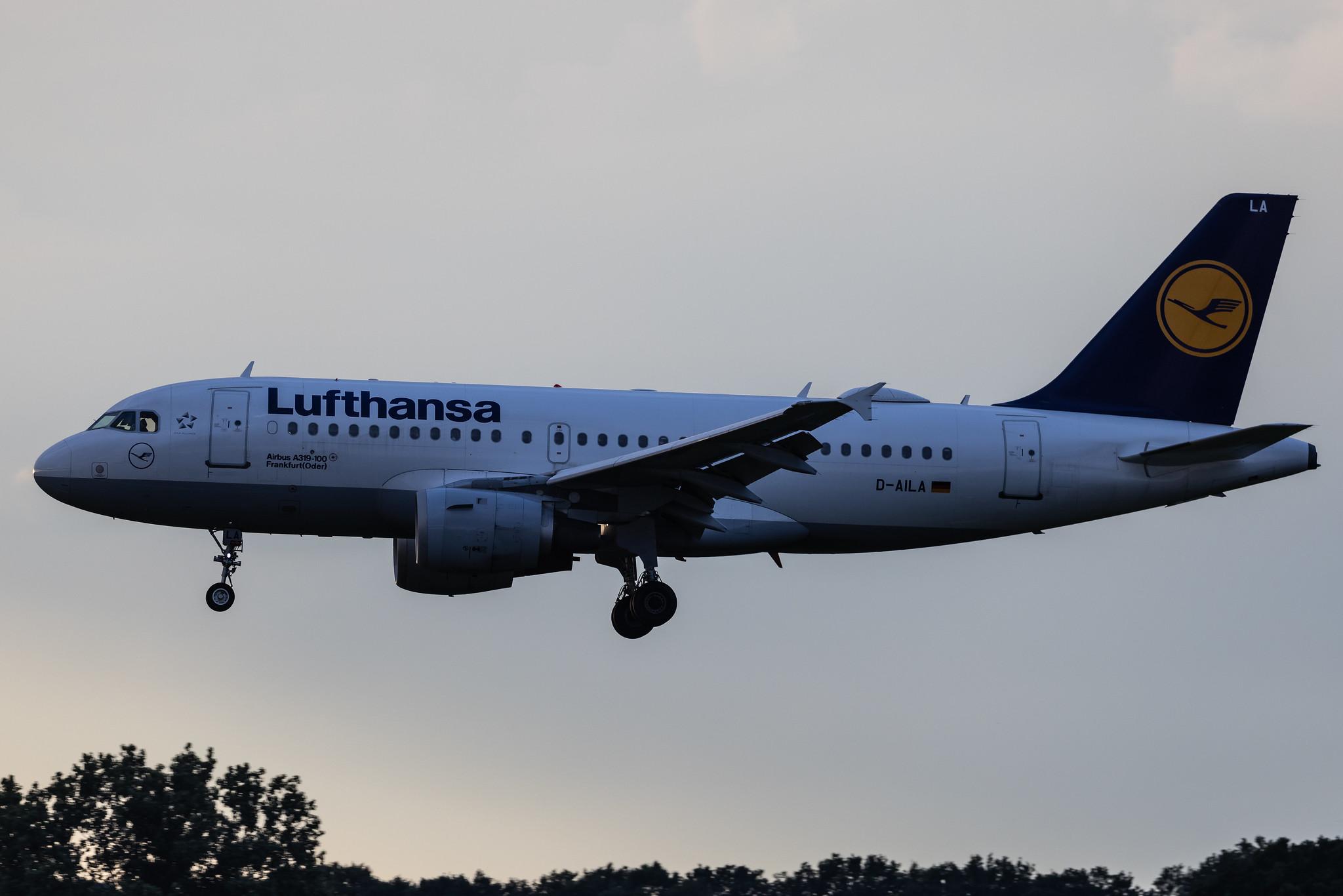Hamburg Airport: Lufthansa (LH / DLH) | Airbus A319-114 A319 | D-AILA | MSN 0609