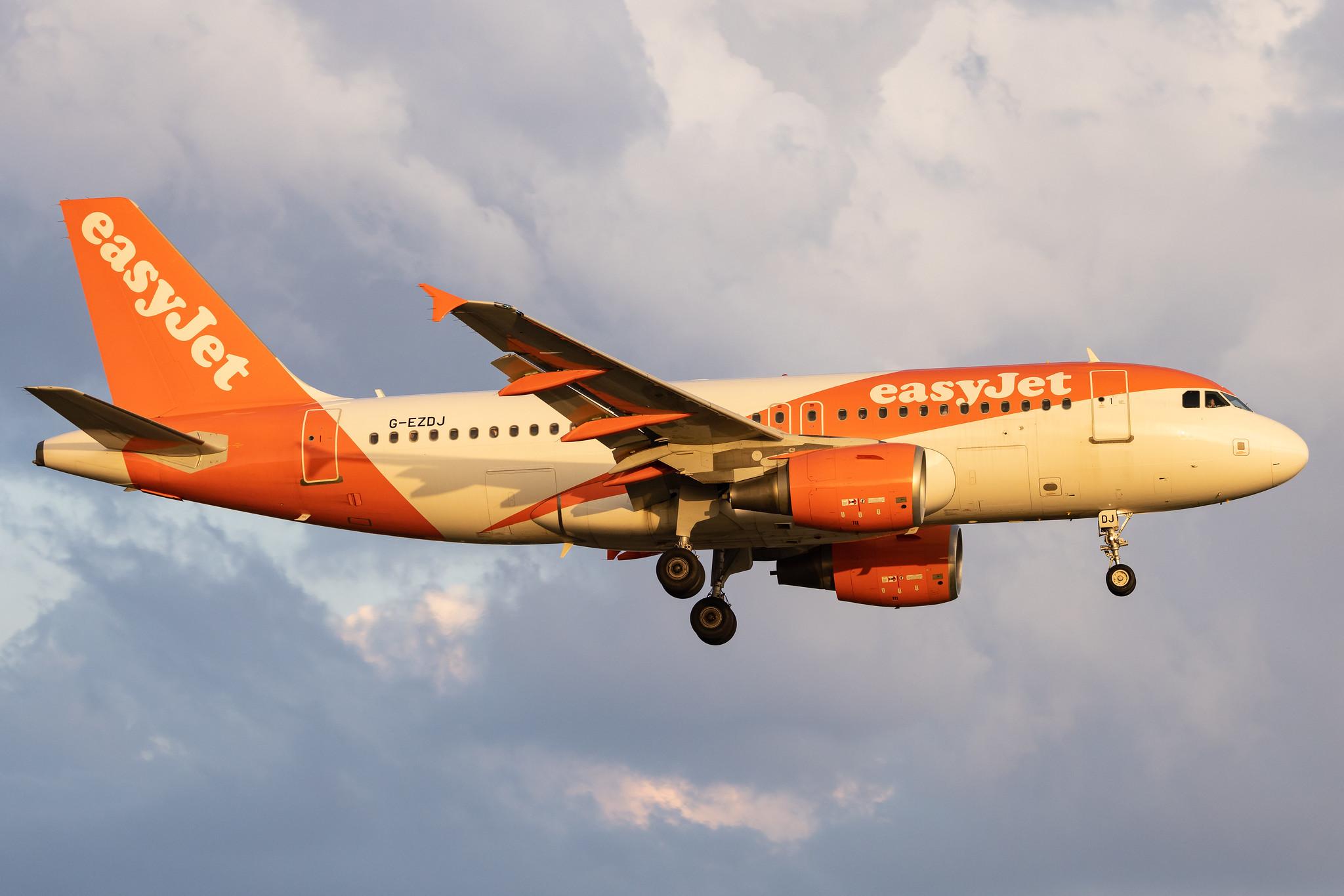 Hamburg Airport: easyJet (U2 / EZY) | Airbus A319-111 A319 | G-EZDJ | MSN 3544