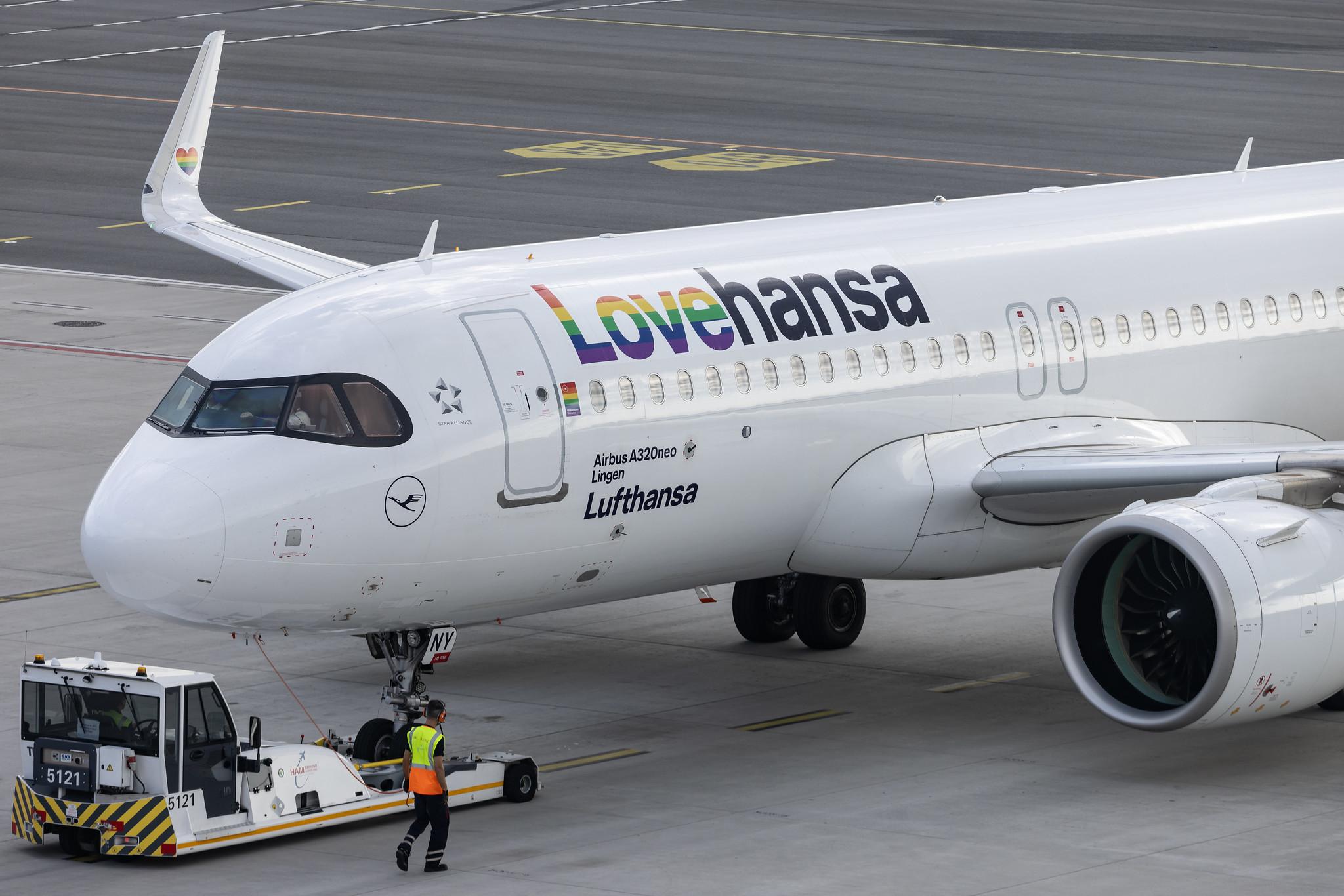Hamburg Airport: Eurowings (EW / EWG) | Airbus A320-251N A20N | D-AENA | MSN 10758