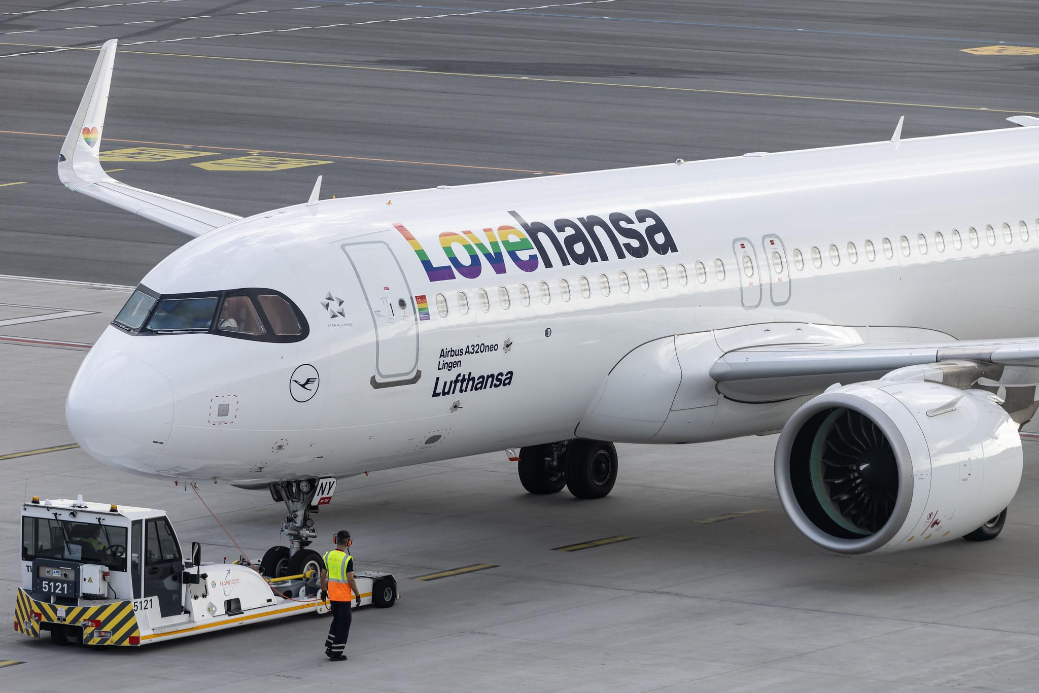 Hamburg Airport: Eurowings (EW / EWG) | Airbus A320-251N A20N | D-AENA | MSN 10758