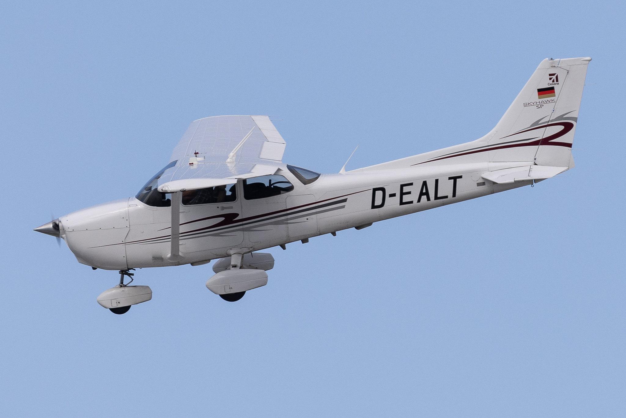 Hamburg Airport: Private owner | Cessna 172S Skyhawk C172 | D-EALT | MSN 172S-11046