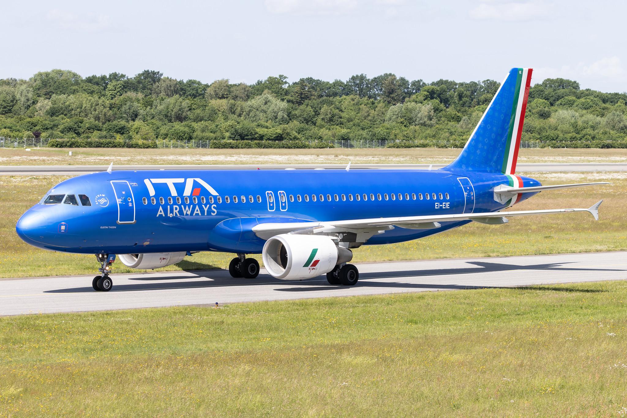 Hamburg Airport: Alitalia (AZ / AZA) | Airbus A320-216 A320 | EI-EIE | MSN 4536