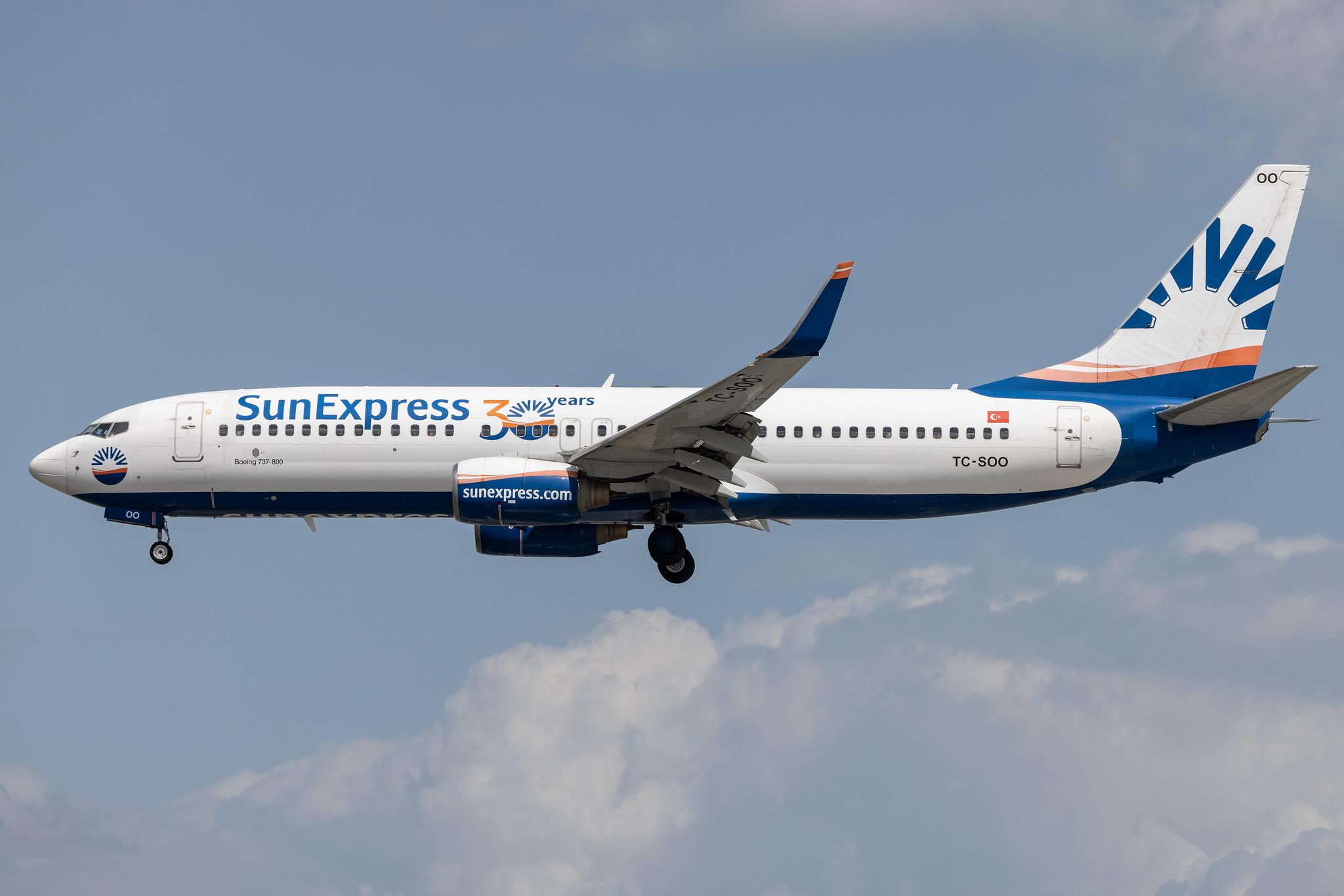 Hamburg Airport: SunExpress (XQ / SXS) | Boeing 737-8AS B738 | TC-SOO | MSN 33558