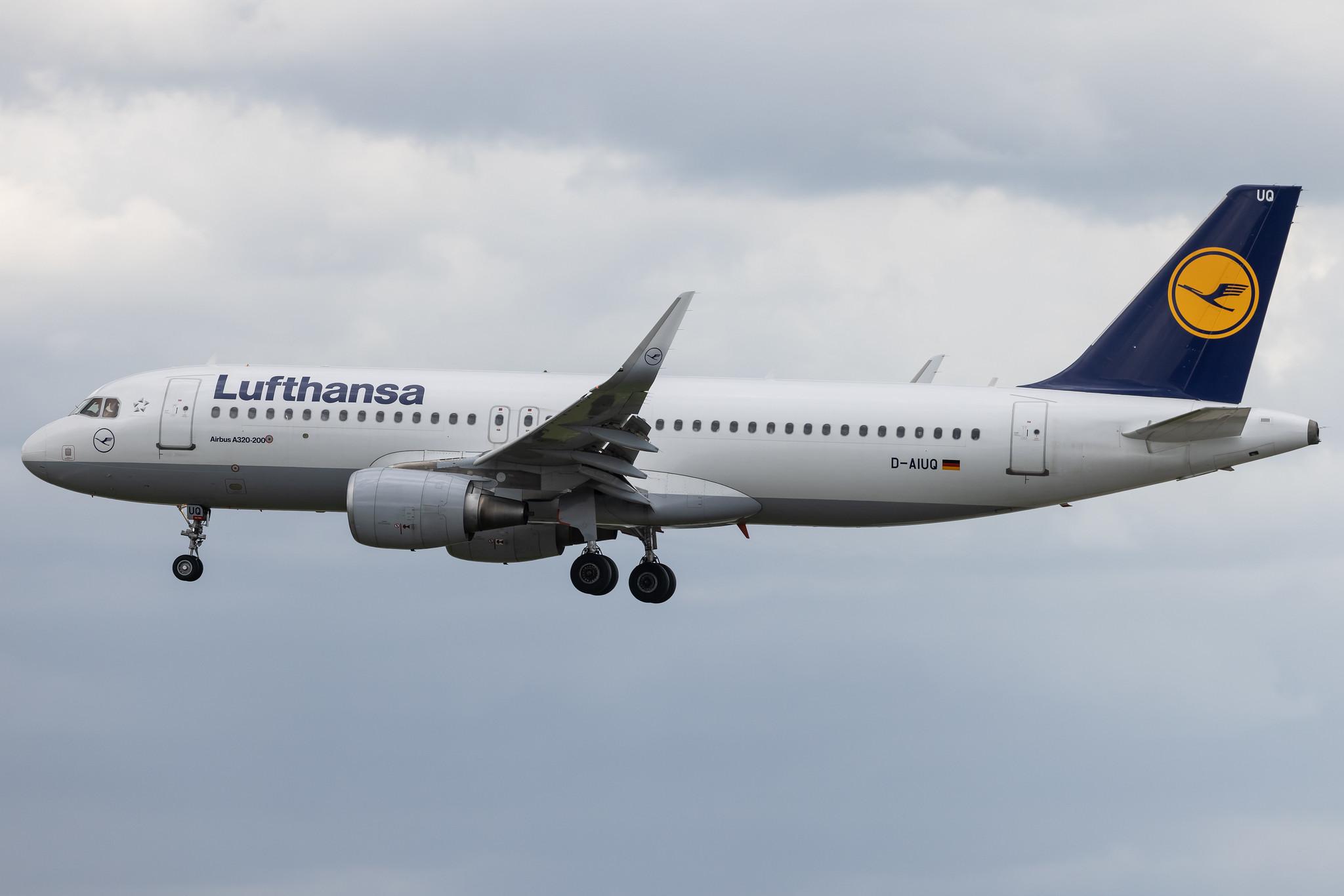 Hamburg Airport: Lufthansa (LH / DLH) | Airbus A320-214 A320 | D-AIUQ | MSN 6947