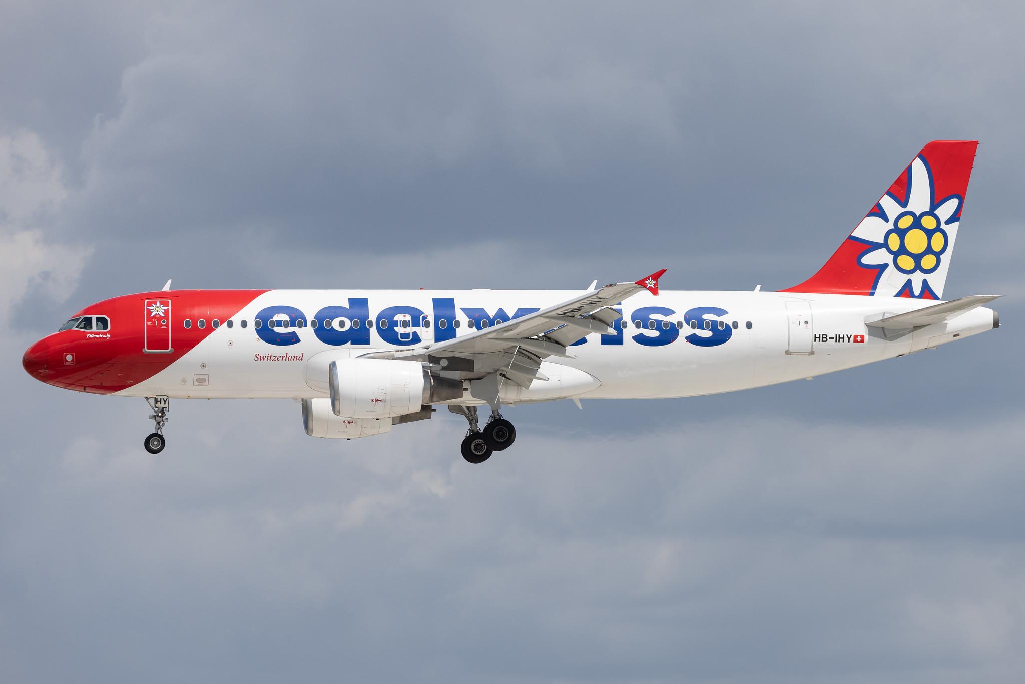 Hamburg Airport: Edelweiss Air (WK / EDW) | Airbus A320-214 A320 | HB-IHY | MSN 0947