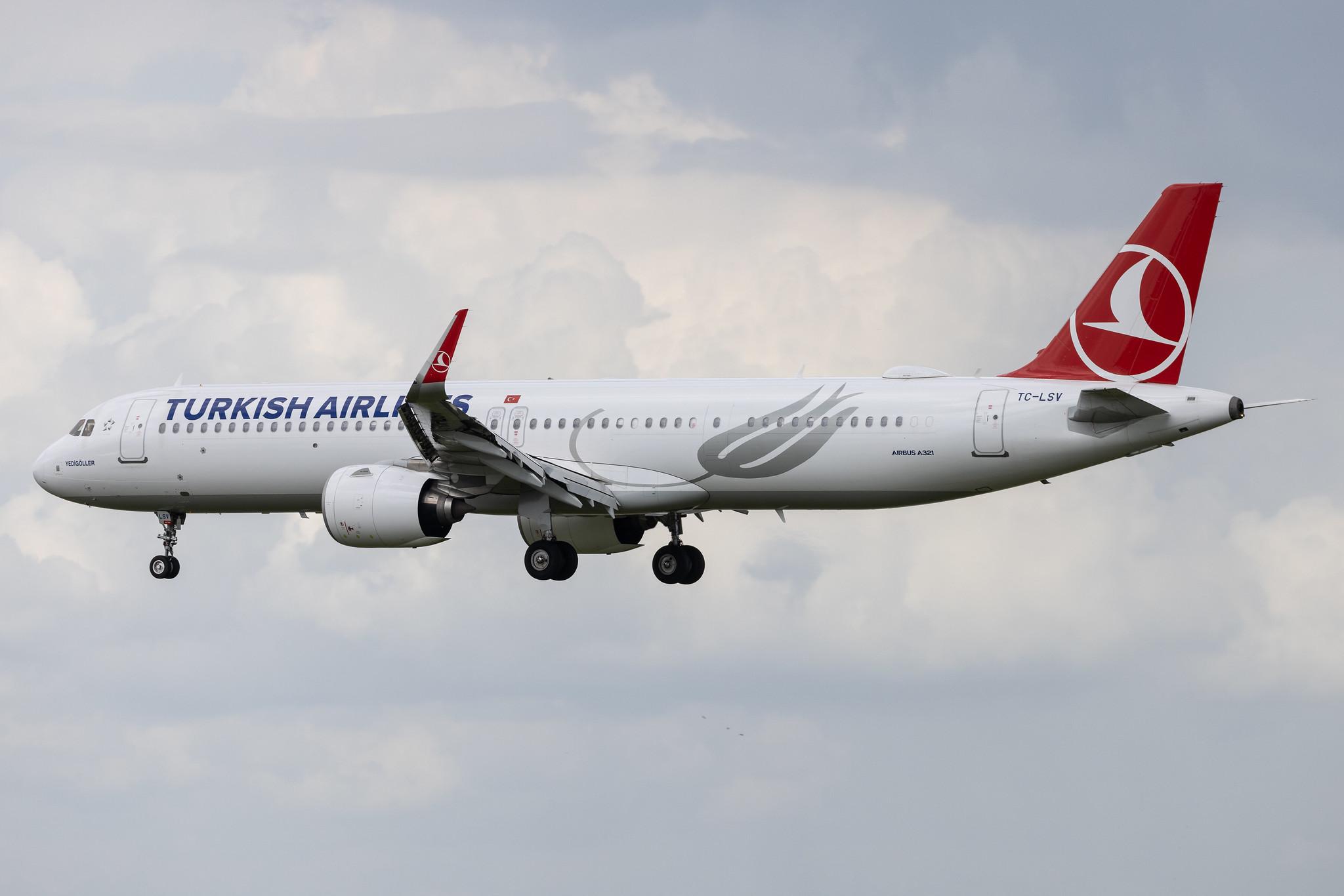 Hamburg Airport: Turkish Airlines (TK / THY) | Airbus A321-271NX A21N | TC-LSV | MSN 09496