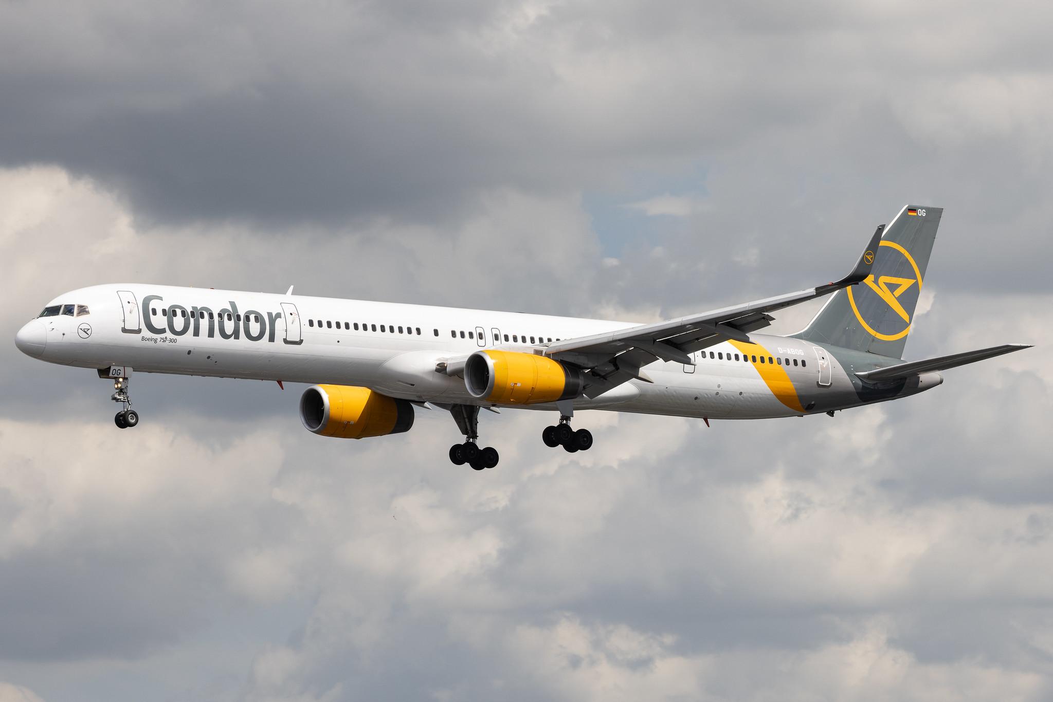 Hamburg Airport: Condor (DE / CFG) | Boeing 757-330 B753 | D-ABOG | MSN 29014