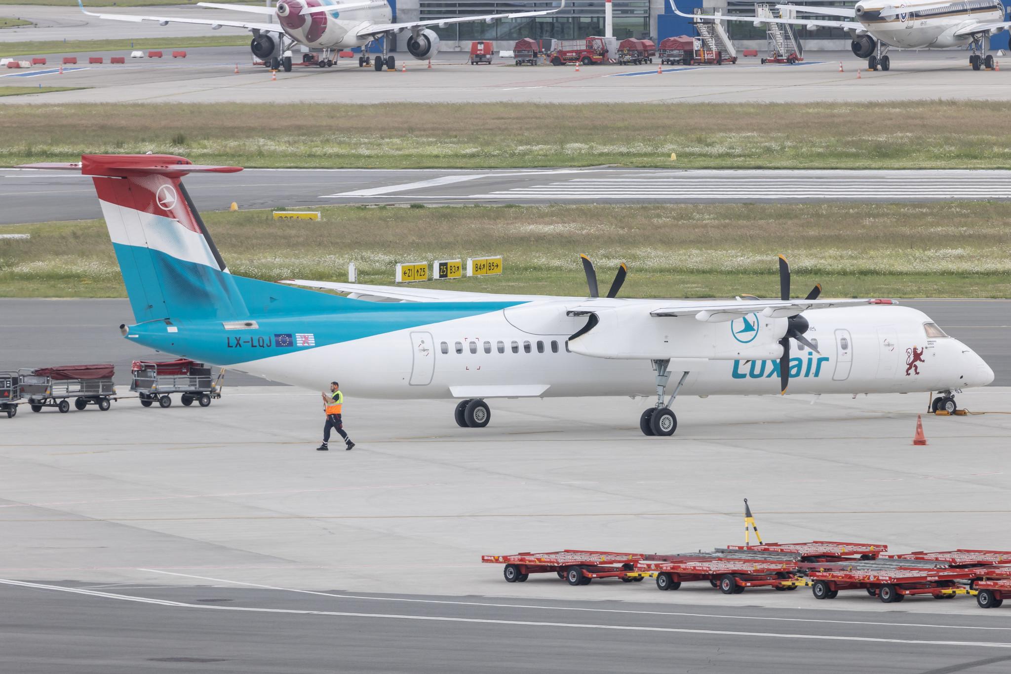 Hamburg Airport: Luxair (LG / LGL) | De Havilland Canada Dash 8-400 DH8D | LX-LQJ | MSN 4562