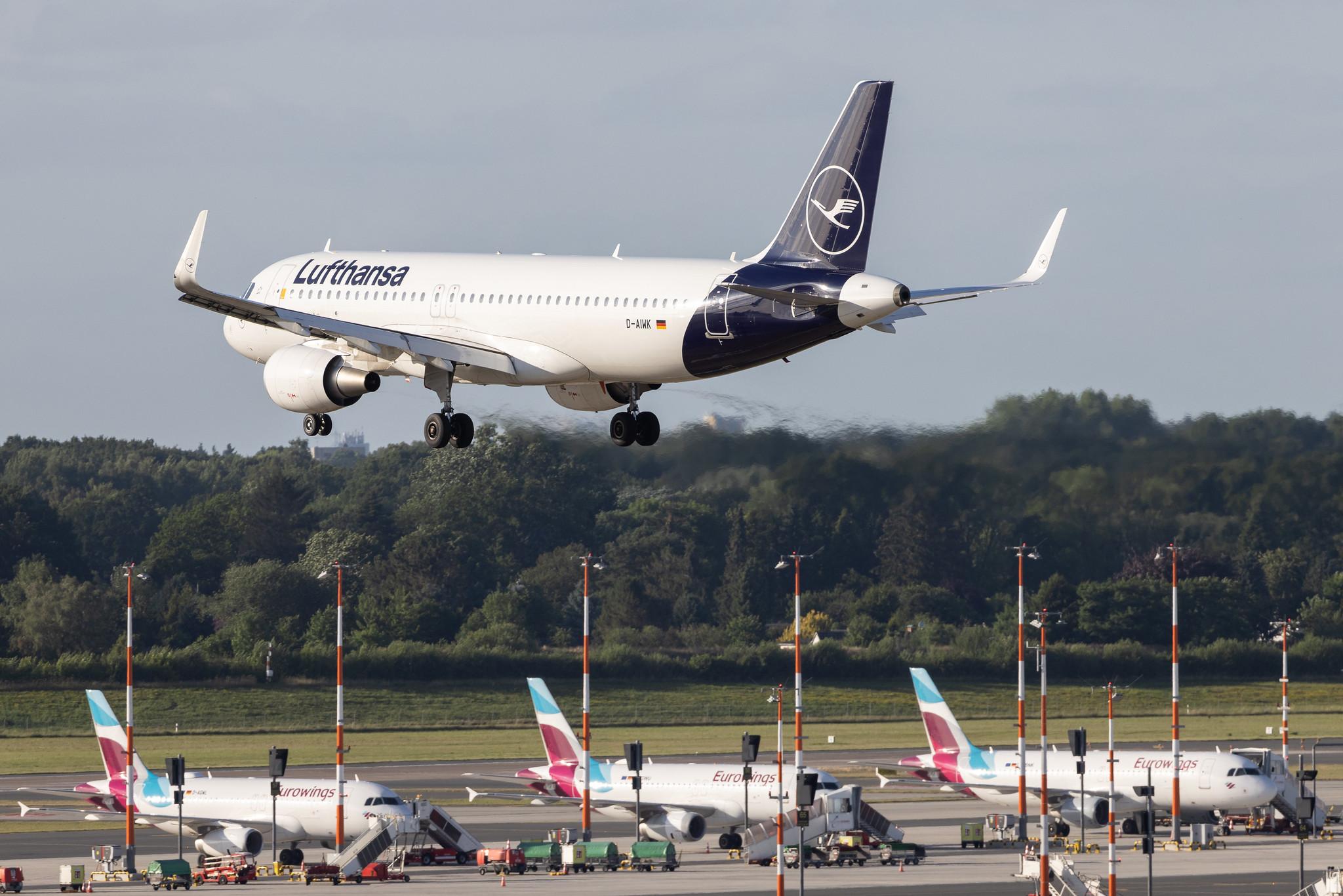 Hamburg Airport: Lufthansa (LH / DLH) | Airbus A320-214 A320 | D-AIWK | MSN 9058