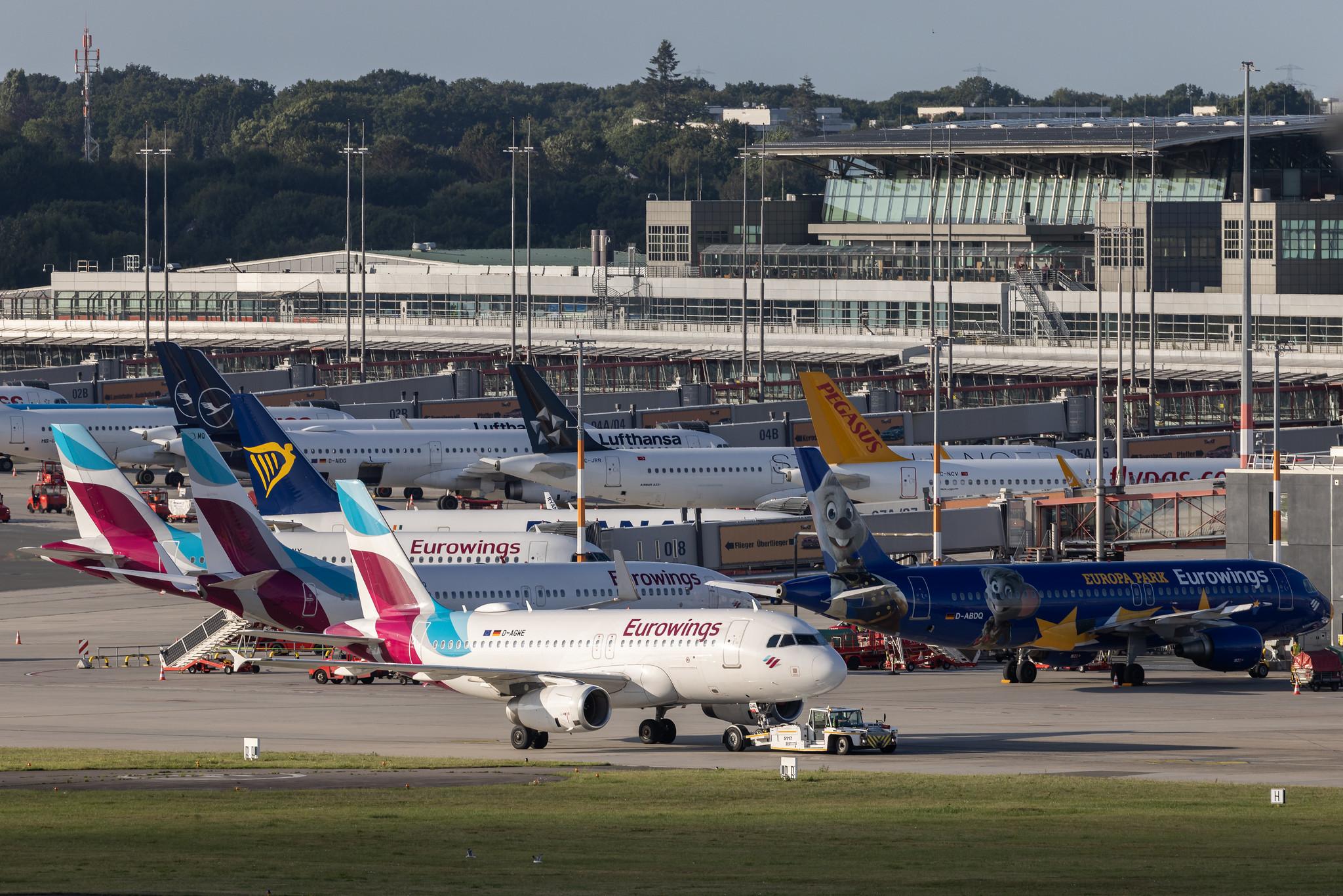 Hamburg Airport: Eurowings (EW / EWG) | Airbus A319-132 A319 | D-AGWE | MSN 3128