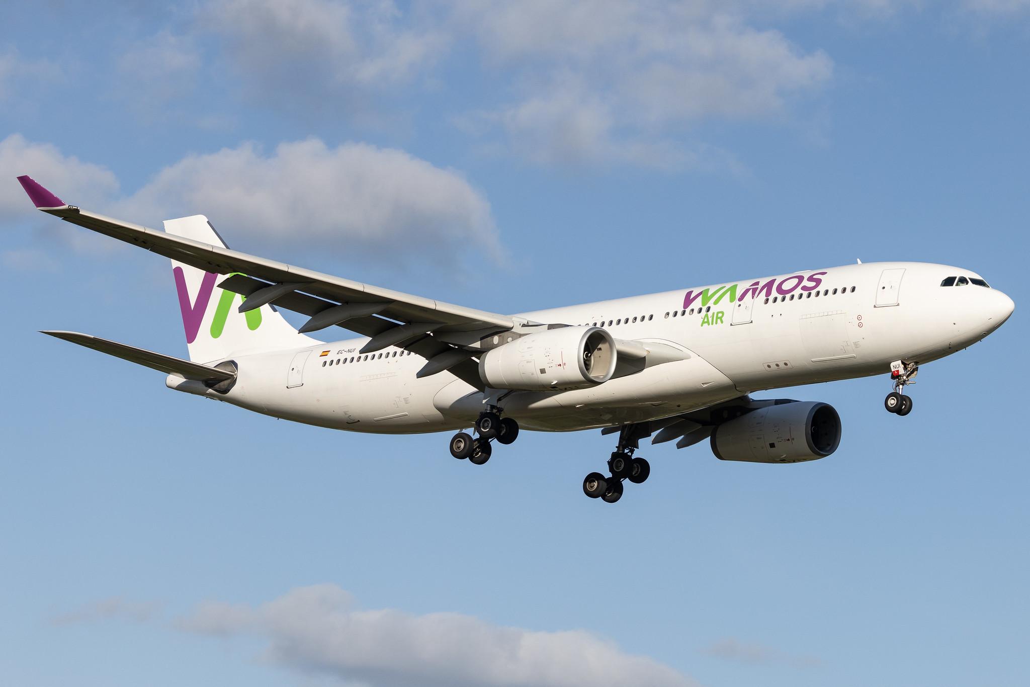 Hamburg Airport: Wamos Air (EB / PLM) | Airbus A330-243 A332 | EC-NUI | MSN 0963