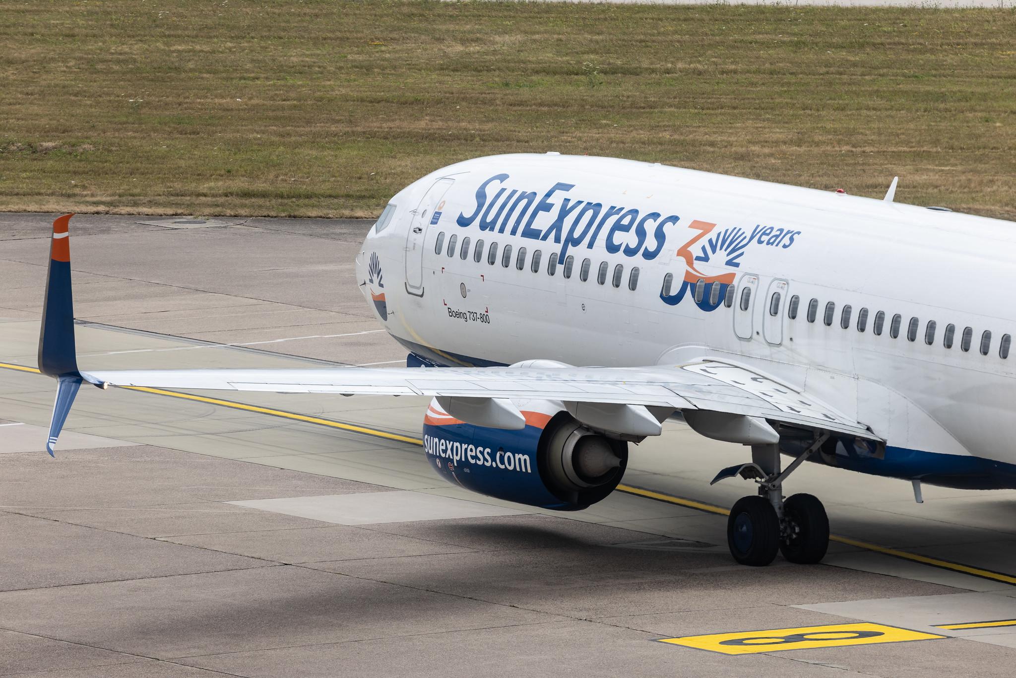 Hannover Airport: SunExpress (XQ / SXS) | Boeing 737-8HC B738 | TC-SOF | MSN 61191