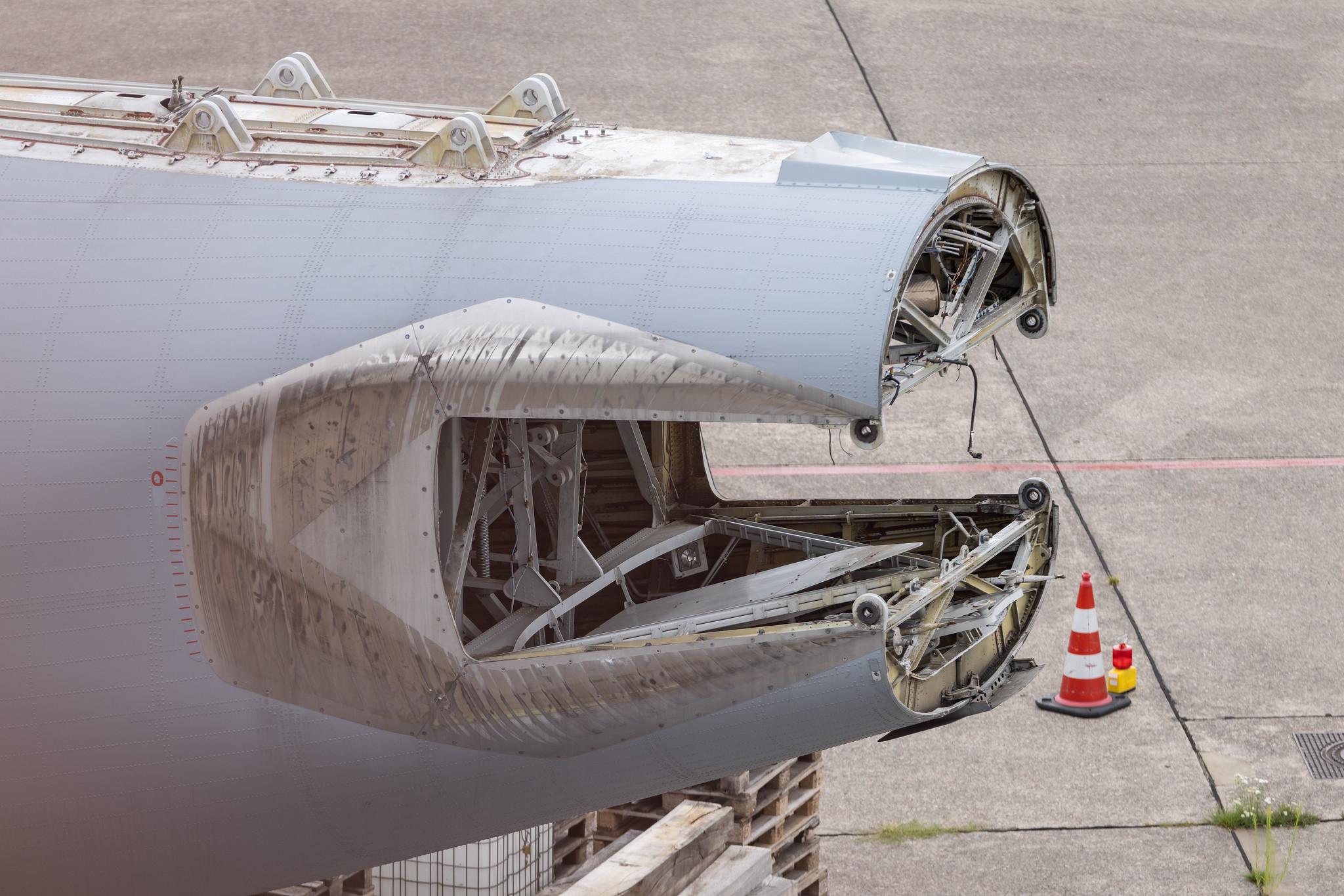 Hannover Airport: German Air Force (/ GAF) | Airbus A310-304 A310 | 10+23 | MSN 503