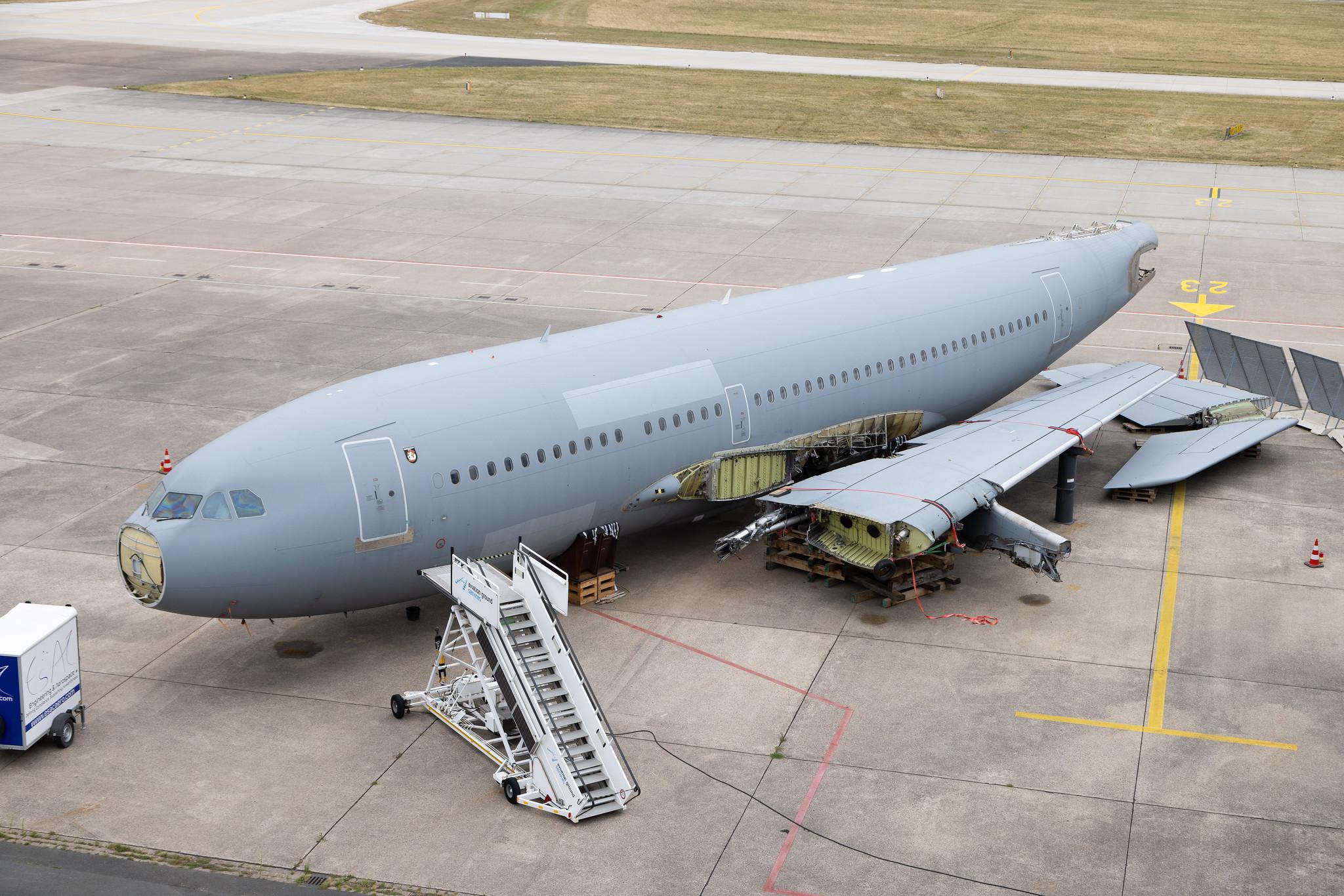 Hannover Airport: German Air Force (/ GAF) | Airbus A310-304 A310 | 10+23 | MSN 503