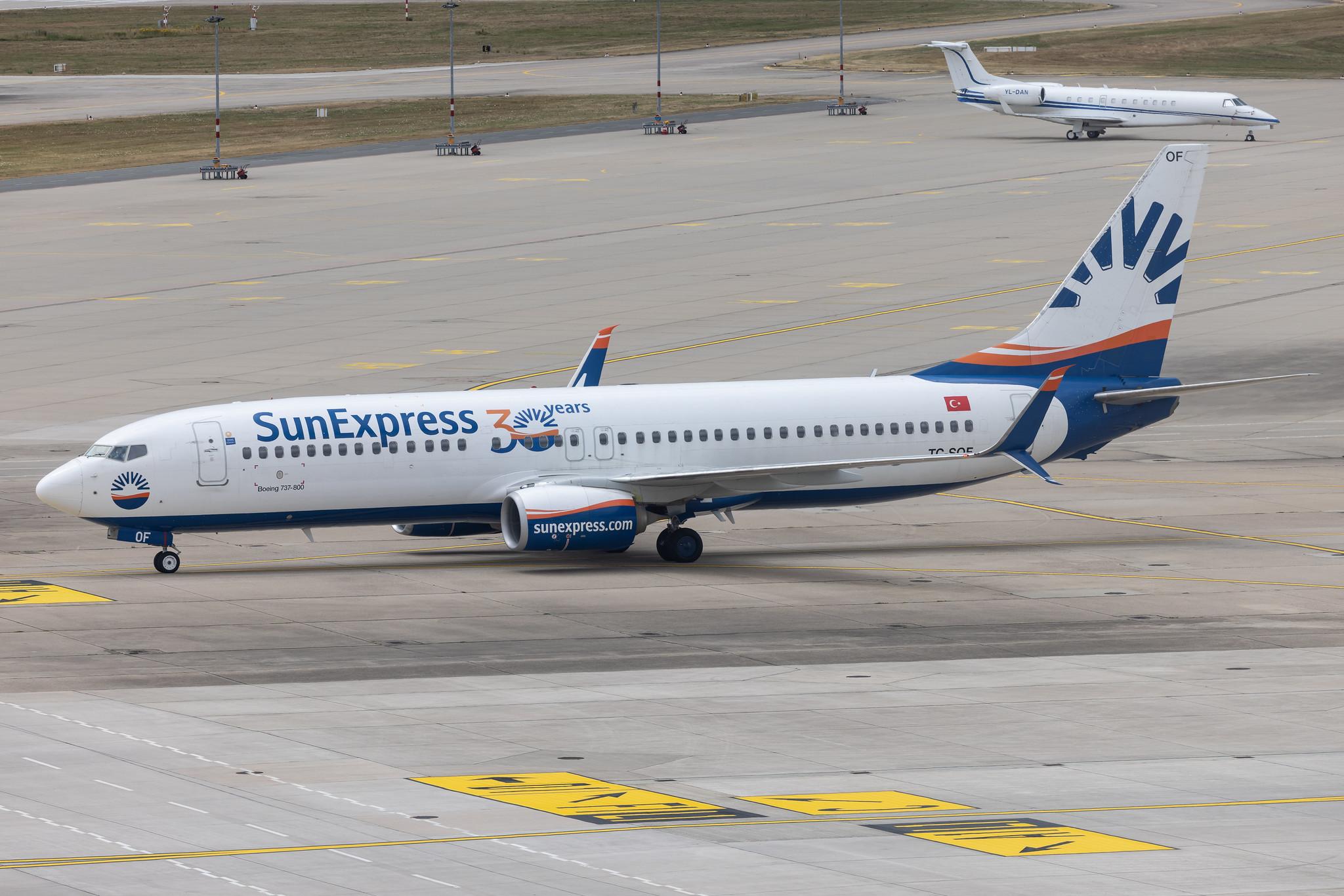 Hannover Airport: SunExpress (XQ / SXS) | Boeing 737-8HC B738 | TC-SOF | MSN 61191