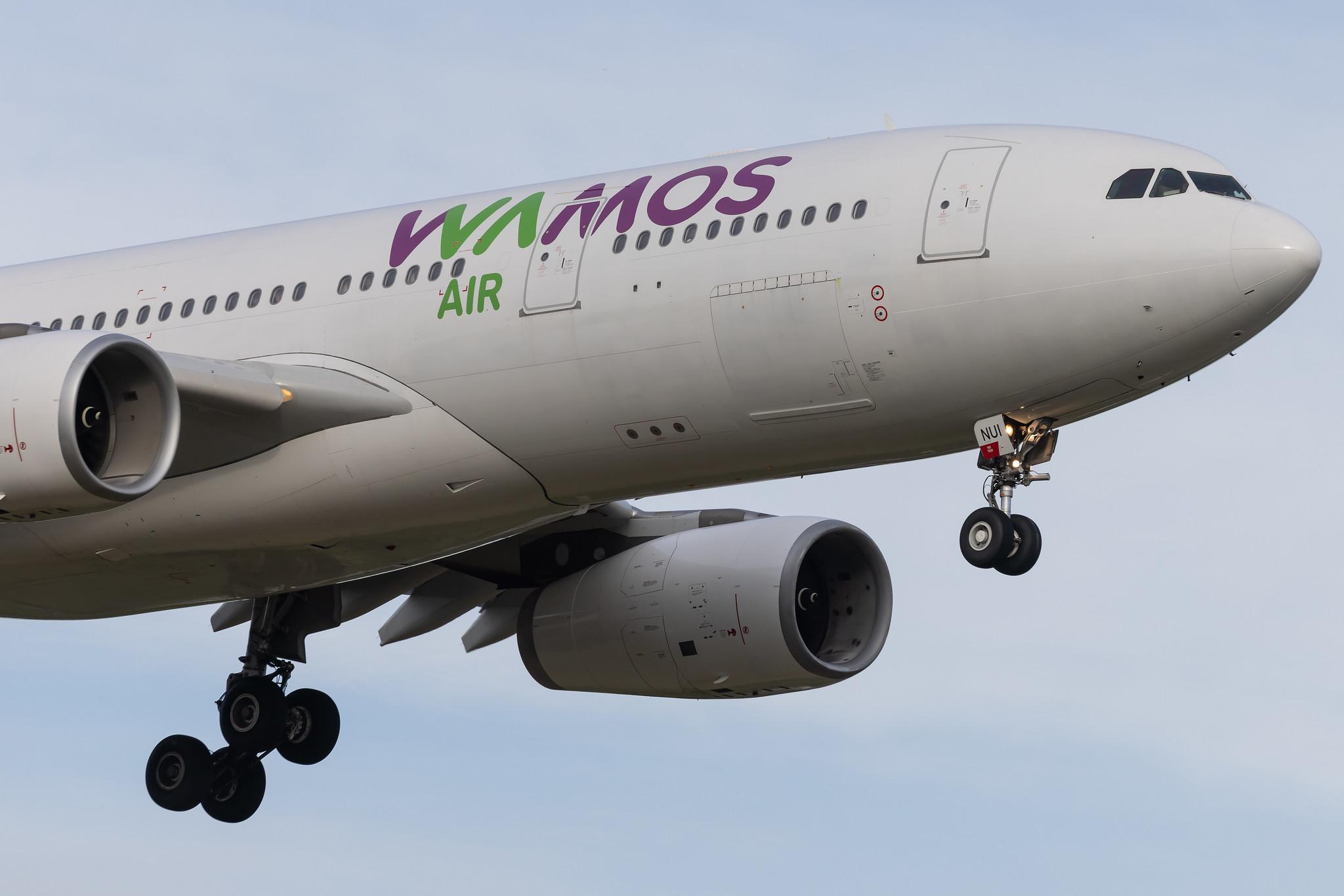 Hamburg Airport: Wamos Air (EB / PLM) | Airbus A330-243 A332 | EC-NUI | MSN 0963