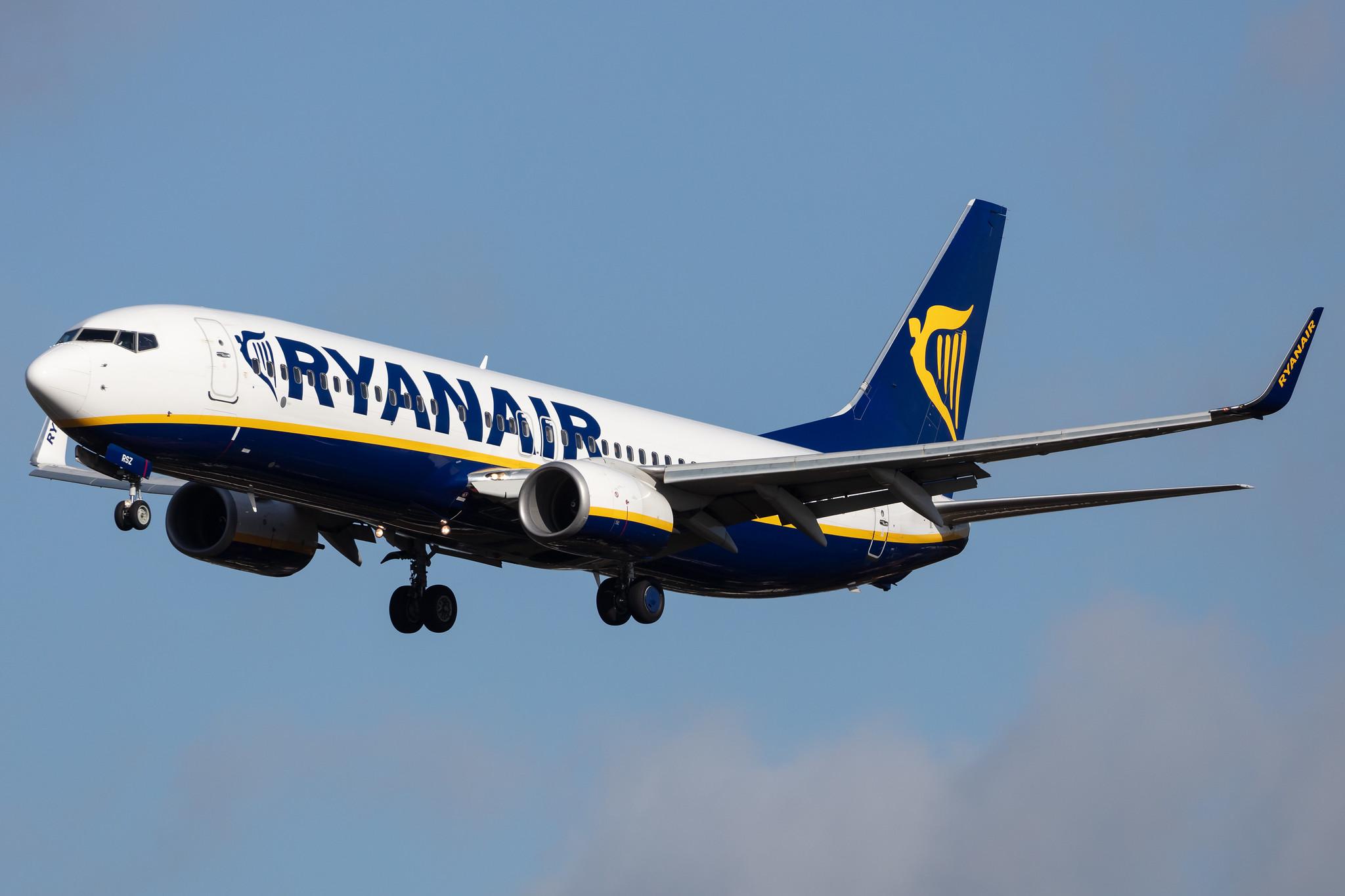 Hamburg Airport: Ryanair (FR / RYR) | Operator: Buzz |  Boeing 737-8AS B738 | SP-RSZ | MSN 44688