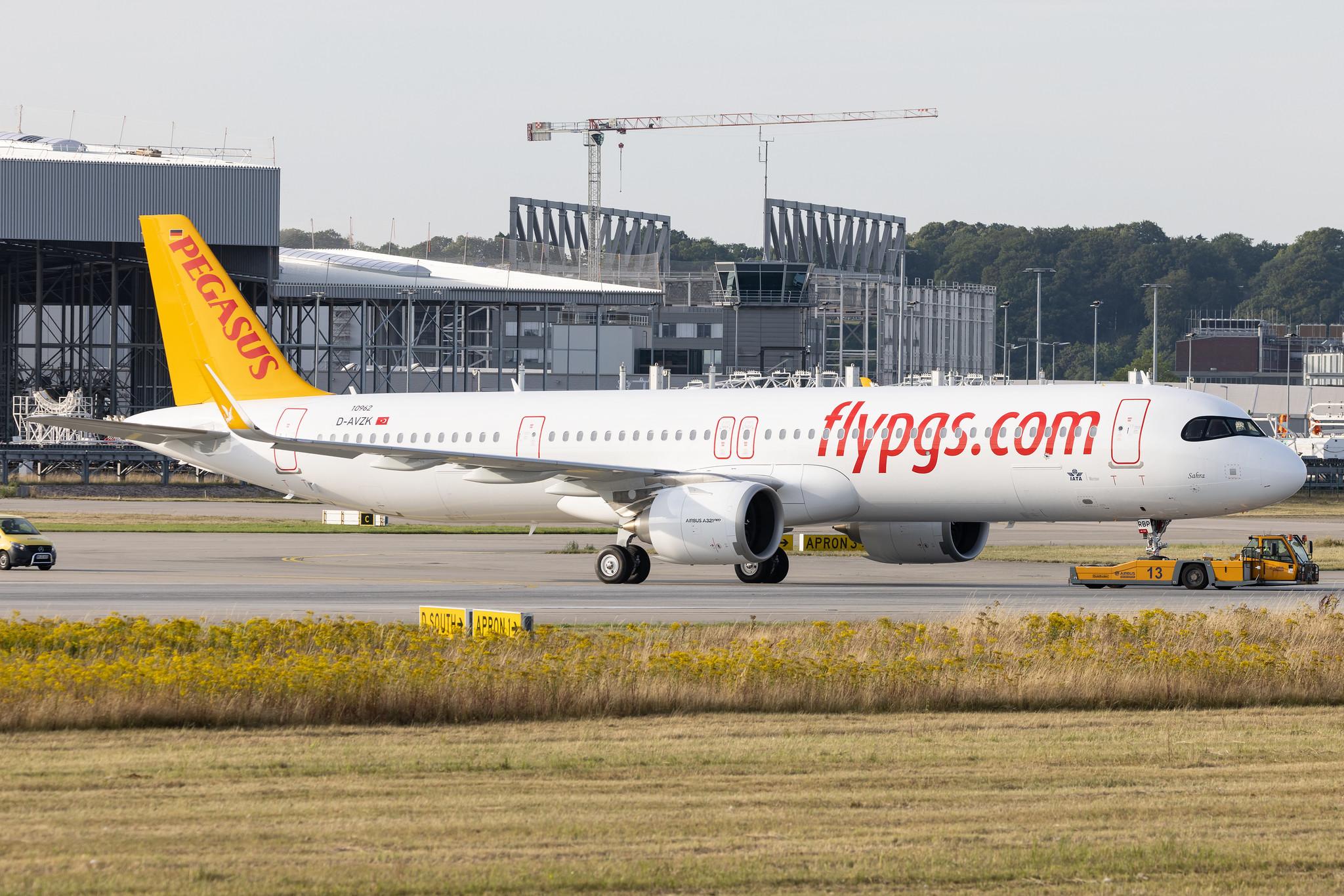 Hamburg Finkenwerder: Pegasus (PC / PGT) | Airbus A321-251NX A21N | D-AVZK | TC-RBP | MSN 10962