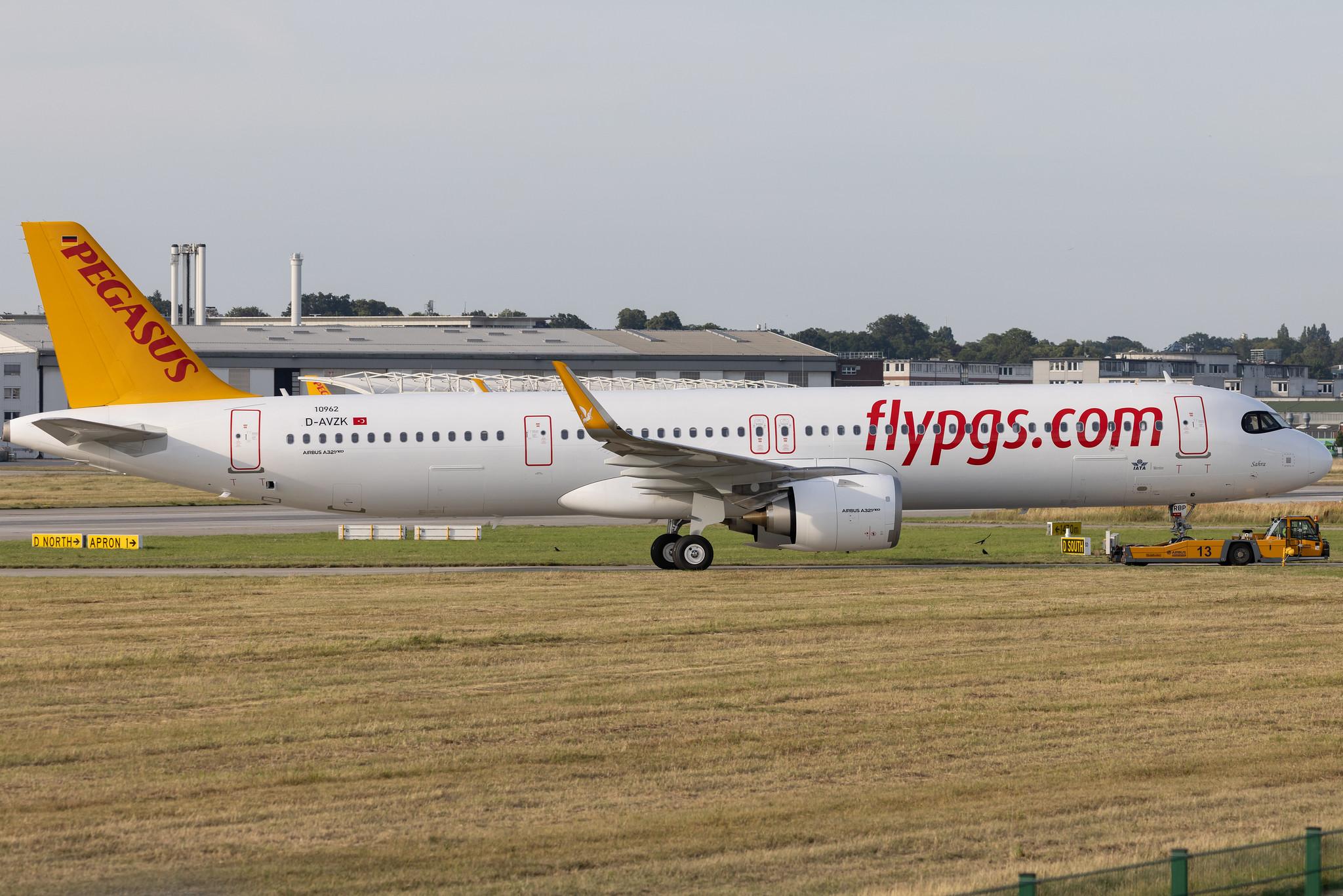 Hamburg Finkenwerder: Pegasus (PC / PGT) | Airbus A321-251NX A21N | D-AVZK | TC-RBP | MSN 10962