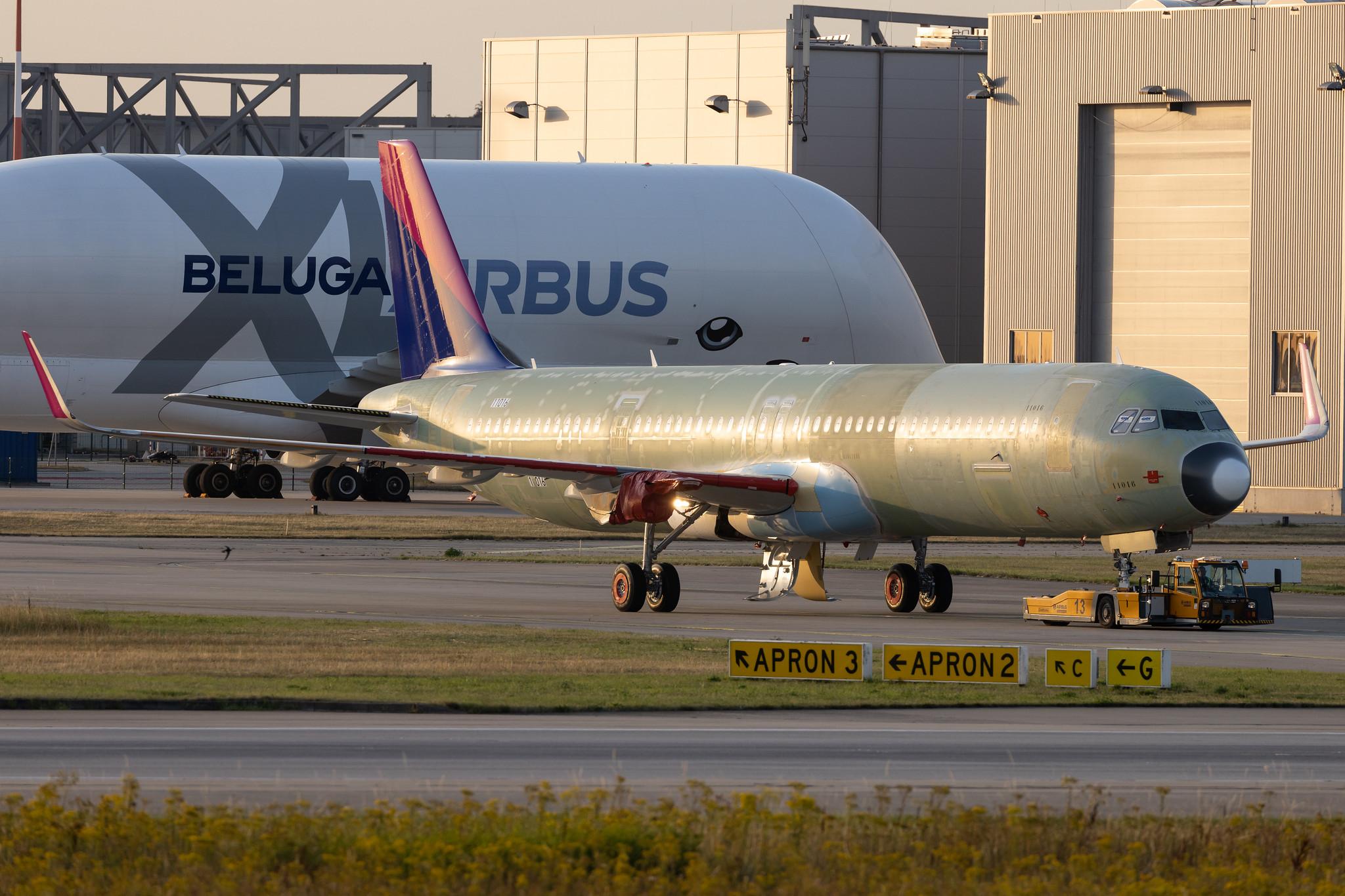 Hamburg Finkenwerder: Wizz Air (W6 / WZZ) | Airbus A321-271NX A21N | D- | HA- | MSN 11016
