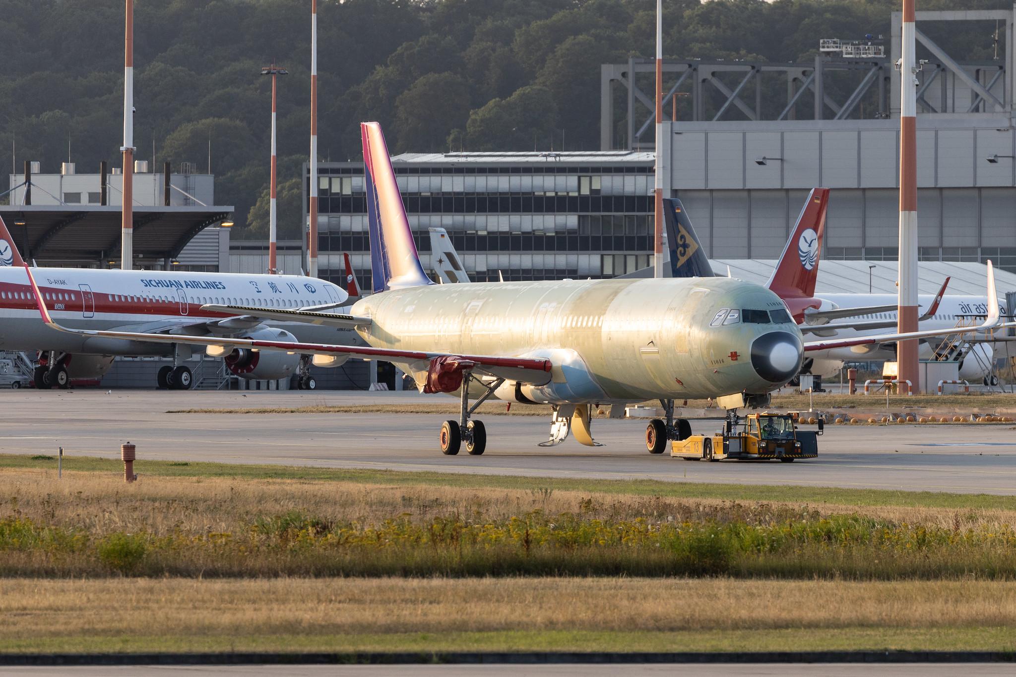 Hamburg Finkenwerder: Wizz Air (W6 / WZZ) | Airbus A321-271NX A21N | D- | HA- | MSN 11016