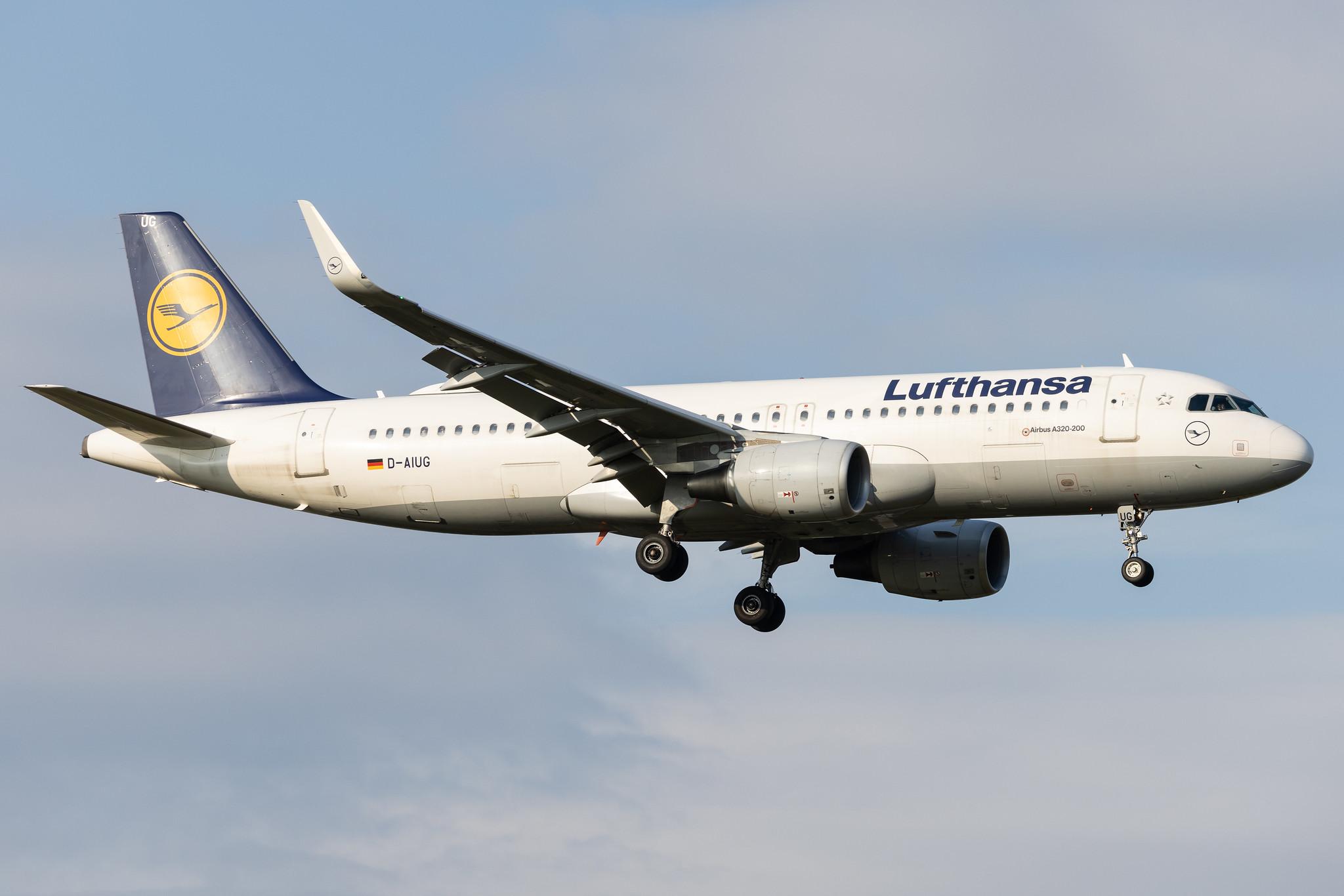 Hamburg Airport: Lufthansa (LH / DLH) | Airbus A320-214 A320 | D-AIUG | MSN 6202