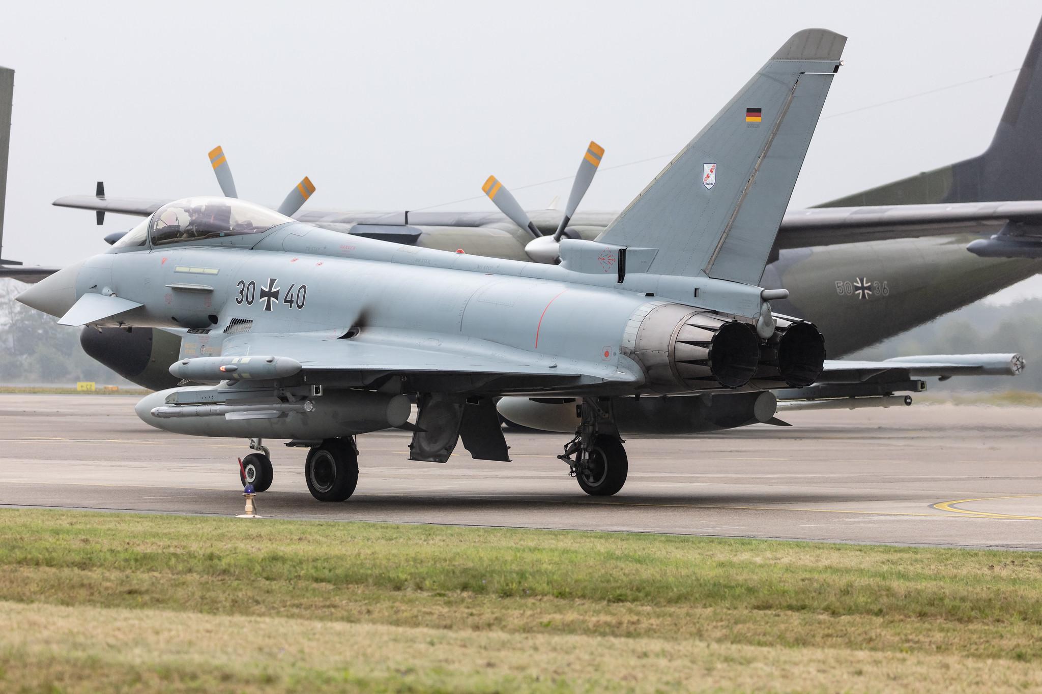 Fliegerhorst Hohn: German Air Force (/ GAF) | Eurofighter Typhoon EF2000 EUFI | 30+40 | MSN GS0026