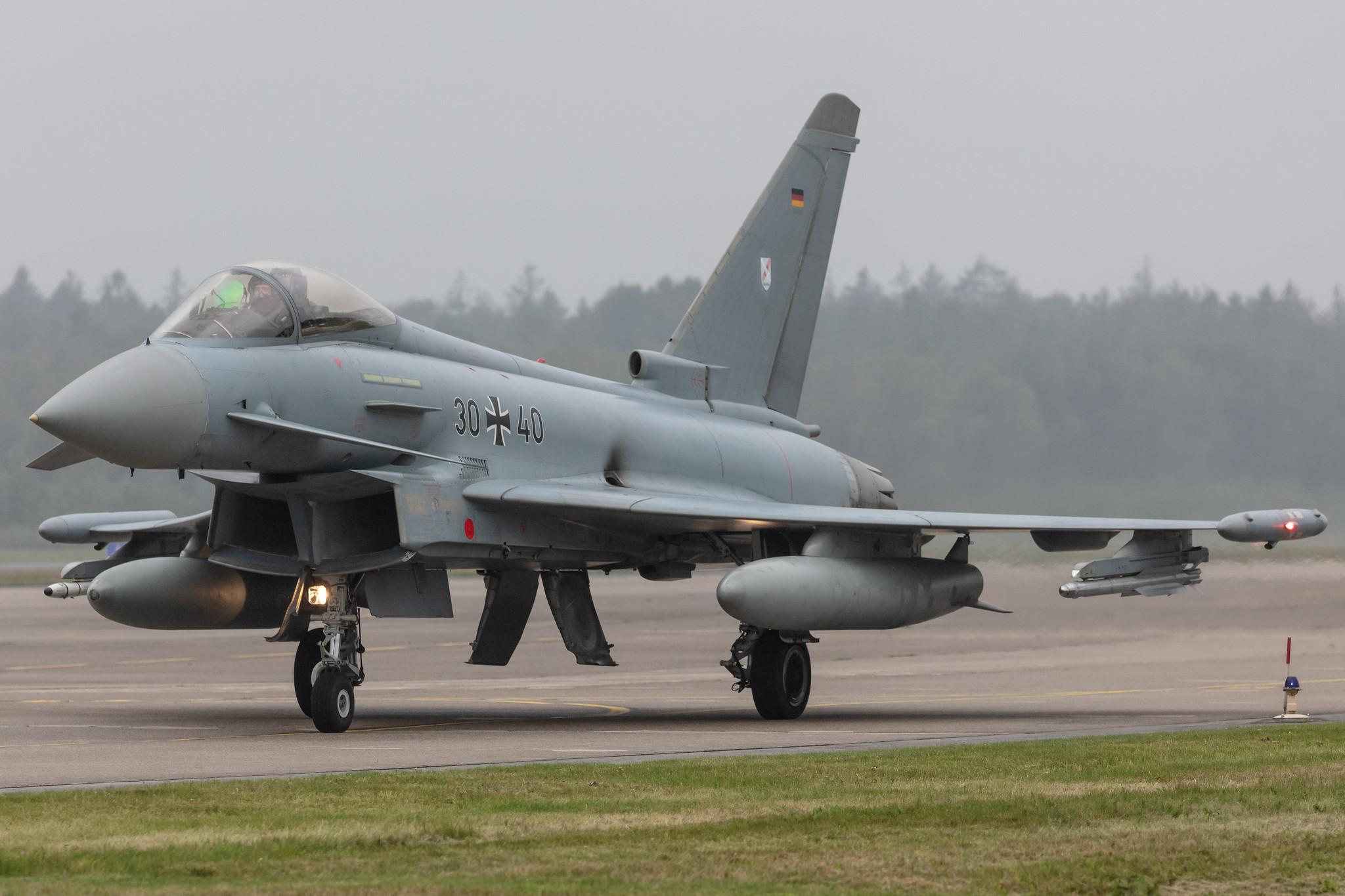 Fliegerhorst Hohn: German Air Force (/ GAF) | Eurofighter Typhoon EF2000 EUFI | 30+40 | MSN GS0026