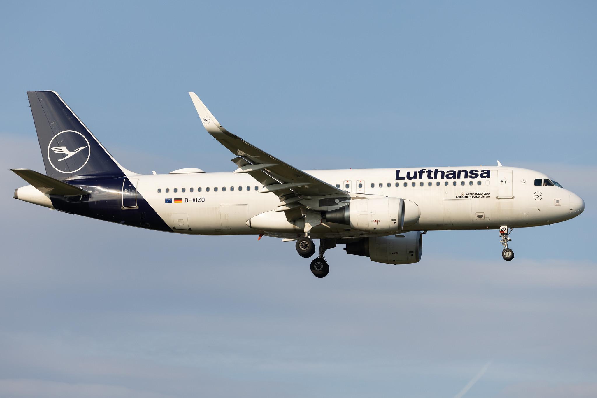 Hamburg Airport: Lufthansa (LH / DLH) | Airbus A320-214 A320 | D-AIZO | MSN 5441