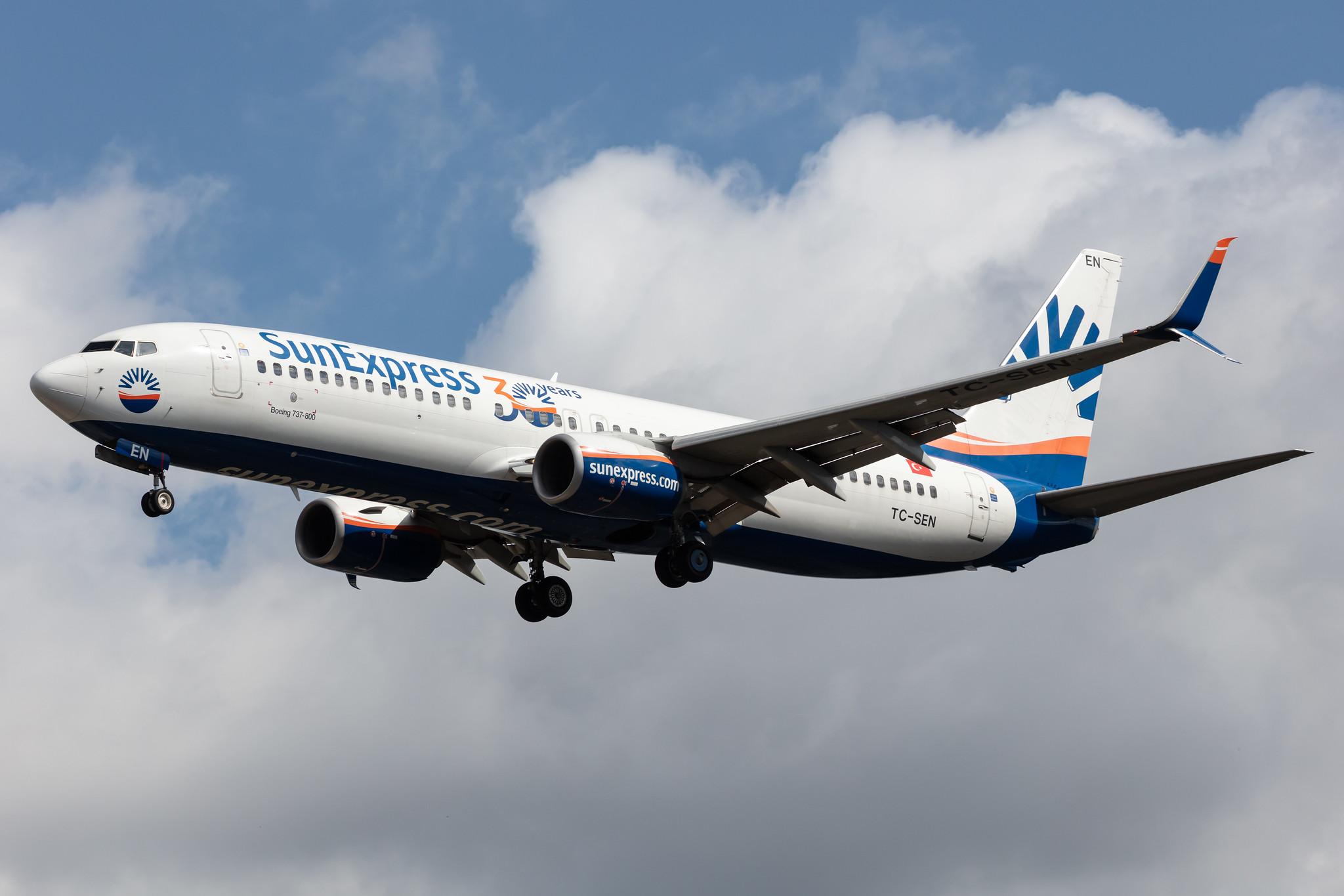 Frankfurt Airport: SunExpress (XQ / SXS) |  Boeing 737-8HC B738 | TC-SEN | MSN 61174