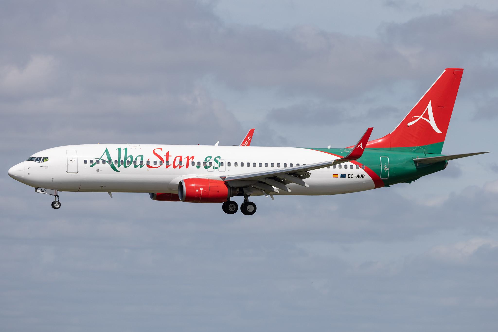 Hamburg Airport: AlbaStar (AP / LAV) |  Boeing 737-86J B738 | EC-MUB | MSN 32920
