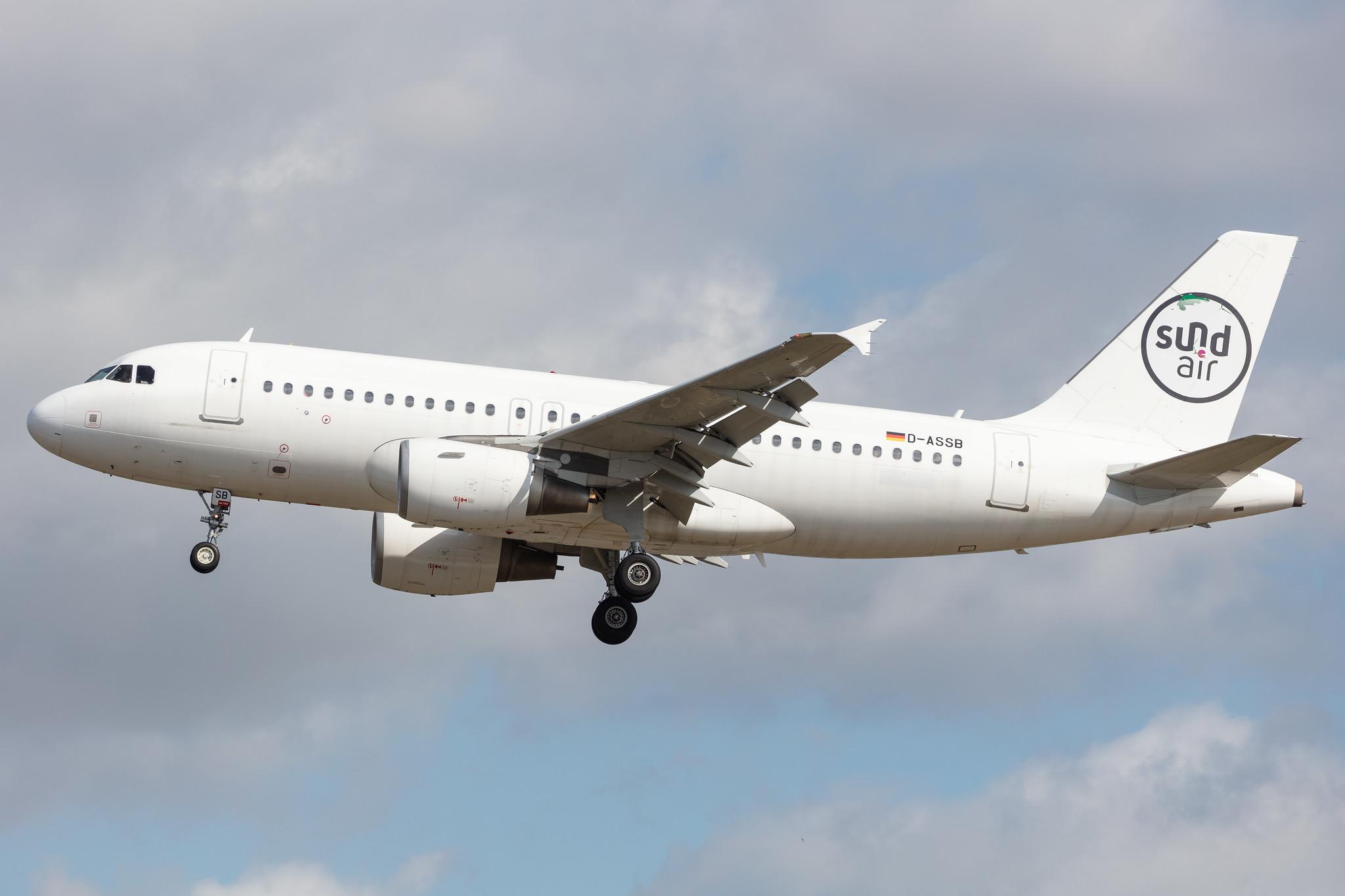 Frankfurt Airport: Sundair (SR / SDR) |  Airbus A319-112 A319 | D-ASSB | MSN 04663