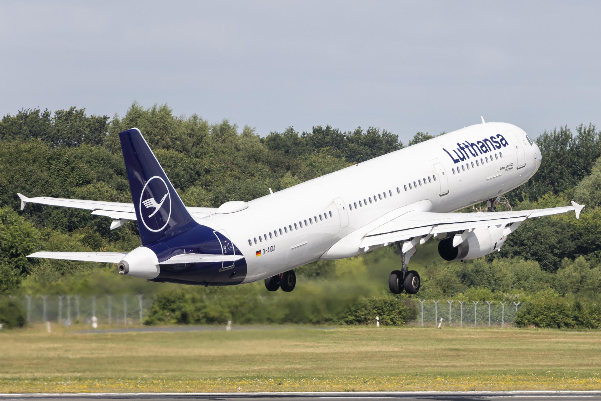 Hamburg Airport: Lufthansa (LH / DLH) | Airbus A321-231 A321 | D-AIDA | MSN 4360