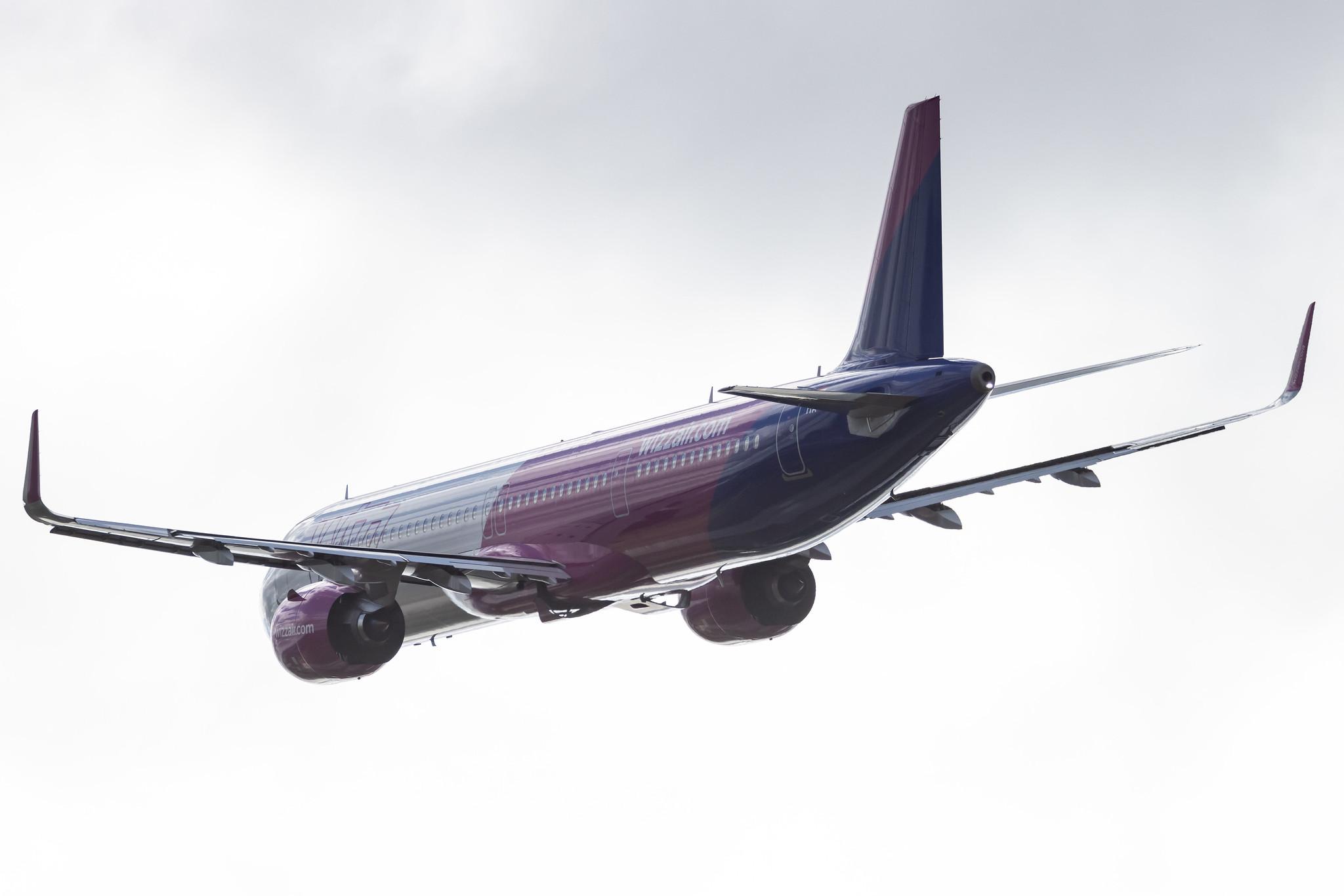 Hamburg Finkenwerder: Wizz Air (W6 / WZZ) | Airbus A321-271NX A21N | HA-LZV | MSN 10922