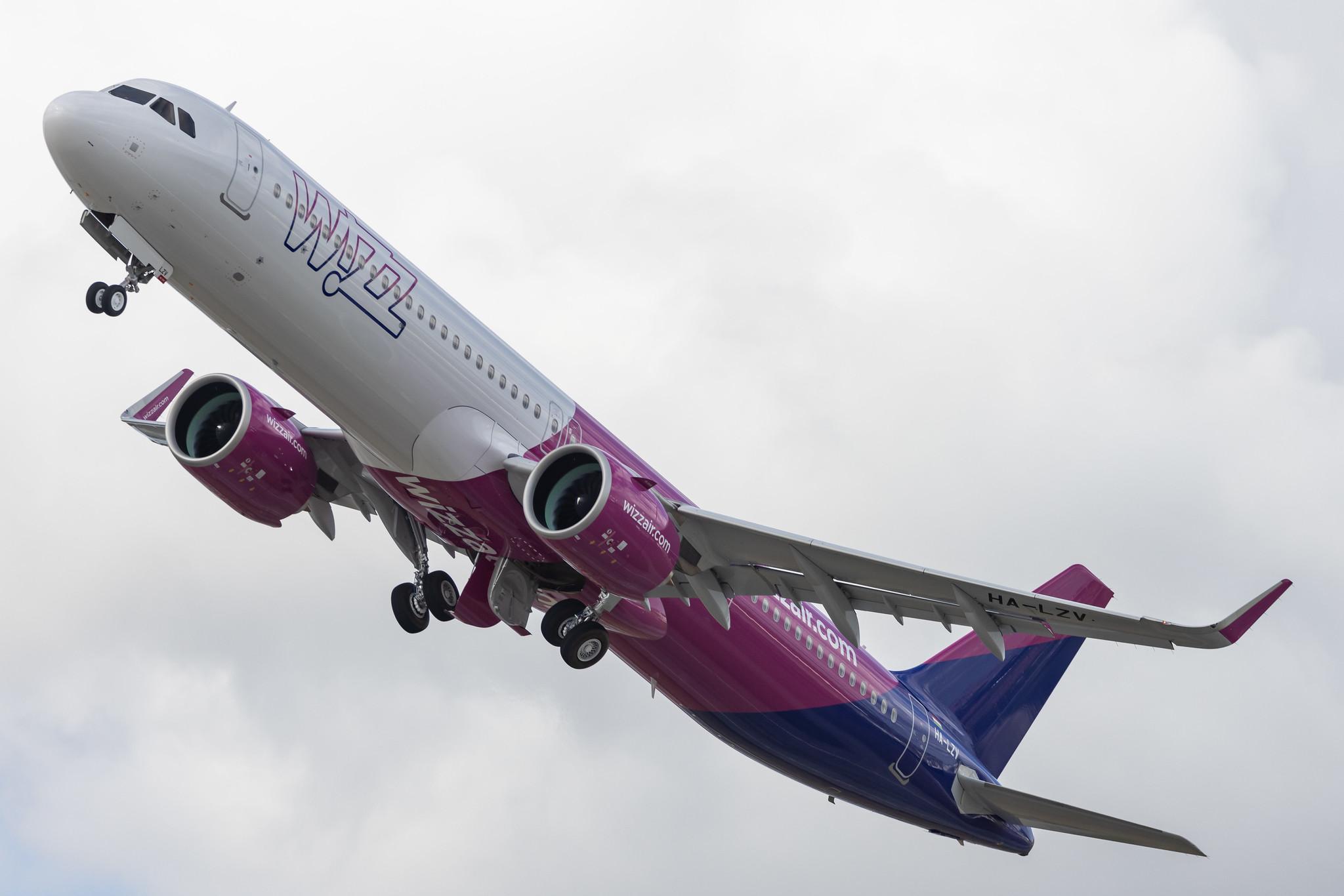 Hamburg Finkenwerder: Wizz Air (W6 / WZZ) | Airbus A321-271NX A21N | HA-LZV | MSN 10922