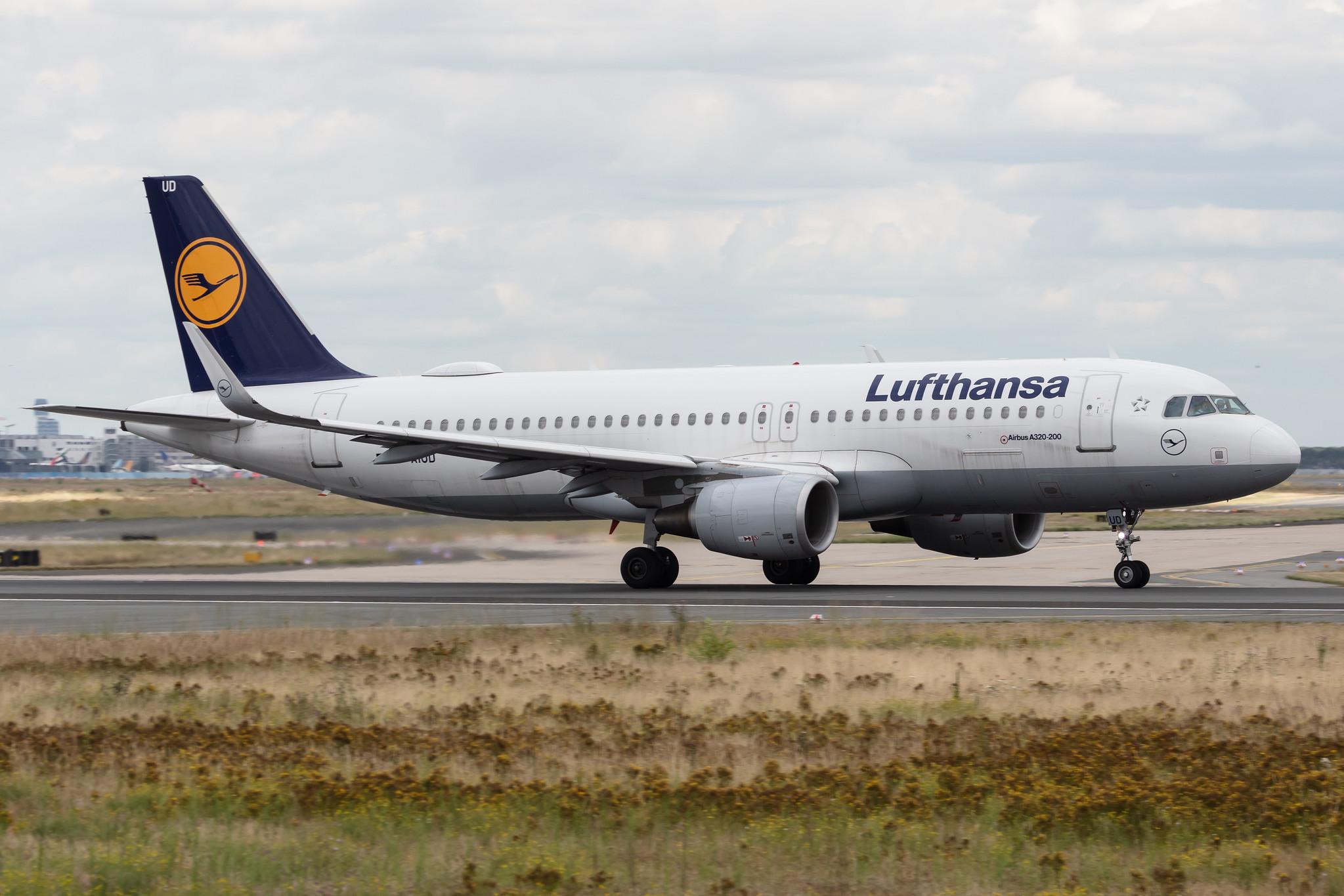 Frankfurt Airport: Lufthansa (LH / DLH) |  Airbus A320-214 A320 | D-AIUD | MSN 6033