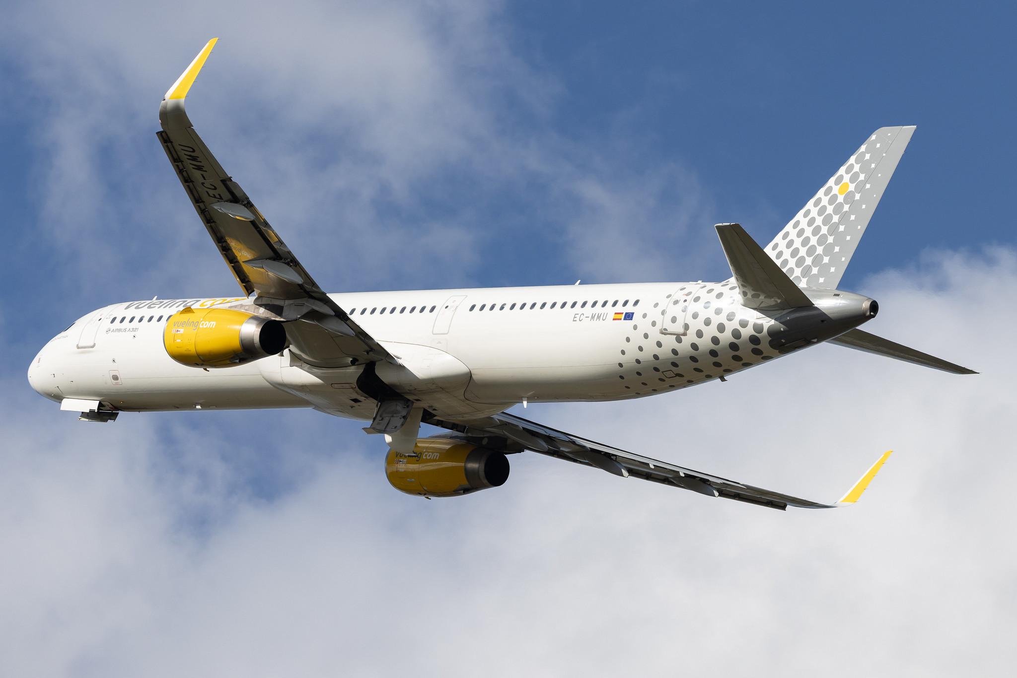 Hamburg Airport: Vueling (VY / VLG) | Airbus A321-231 A321 | EC-MMU | MSN 07218