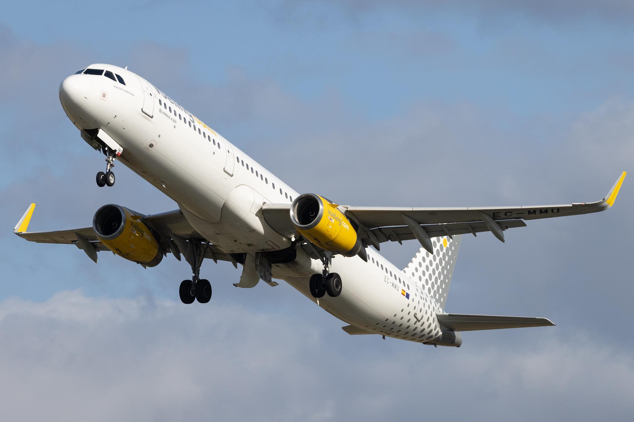 Hamburg Airport: Vueling (VY / VLG) | Airbus A321-231 A321 | EC-MMU | MSN 07218