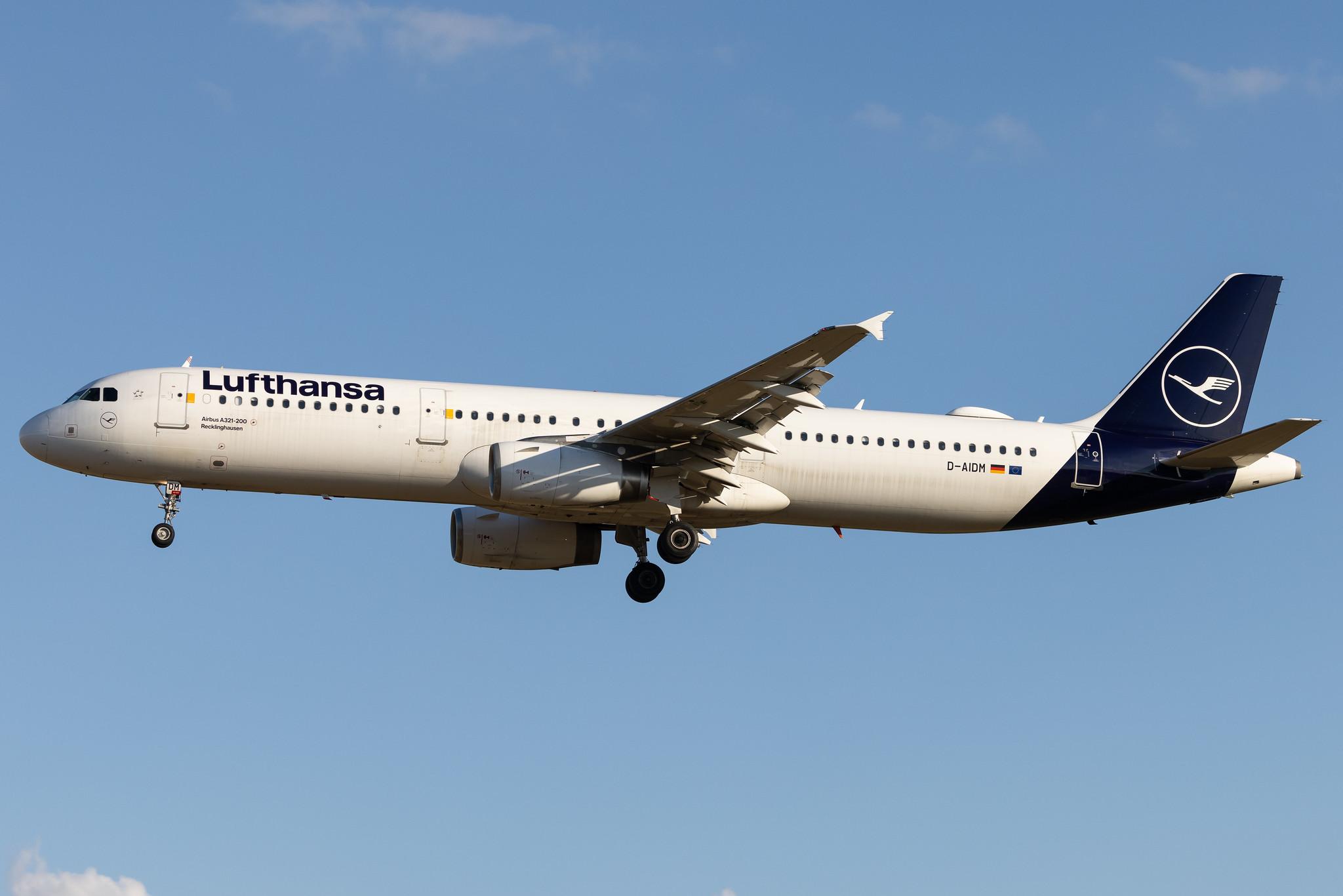 Hamburg Airport: Lufthansa (LH / DLH) | Airbus A321-231 A321 | D-AIDM | MSN 4916