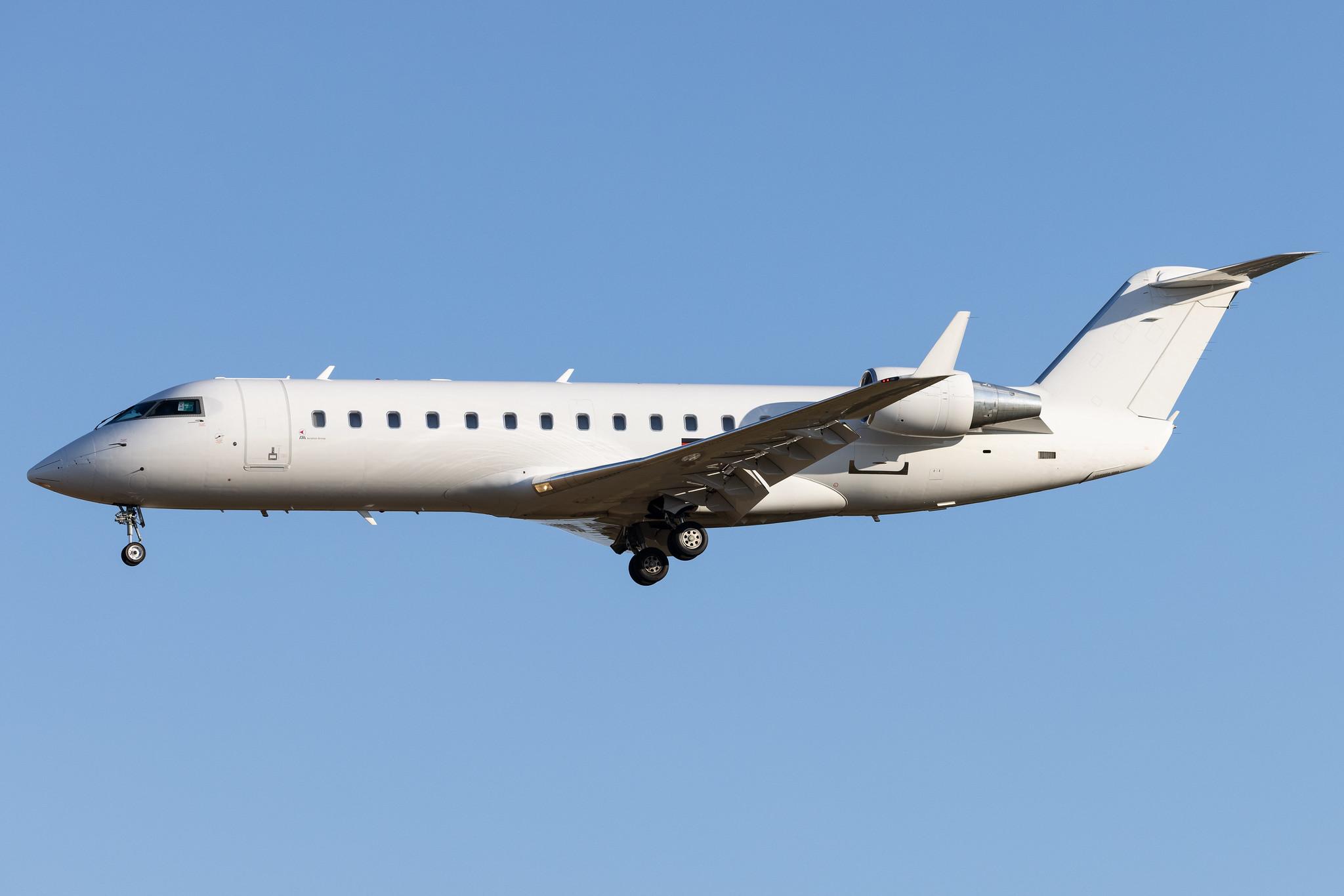 Hamburg Airport: FAI rent-a-jet (/ IFA) | Mitsubishi Challenger 850 CRJ2 | D-AFAN | MSN 8081