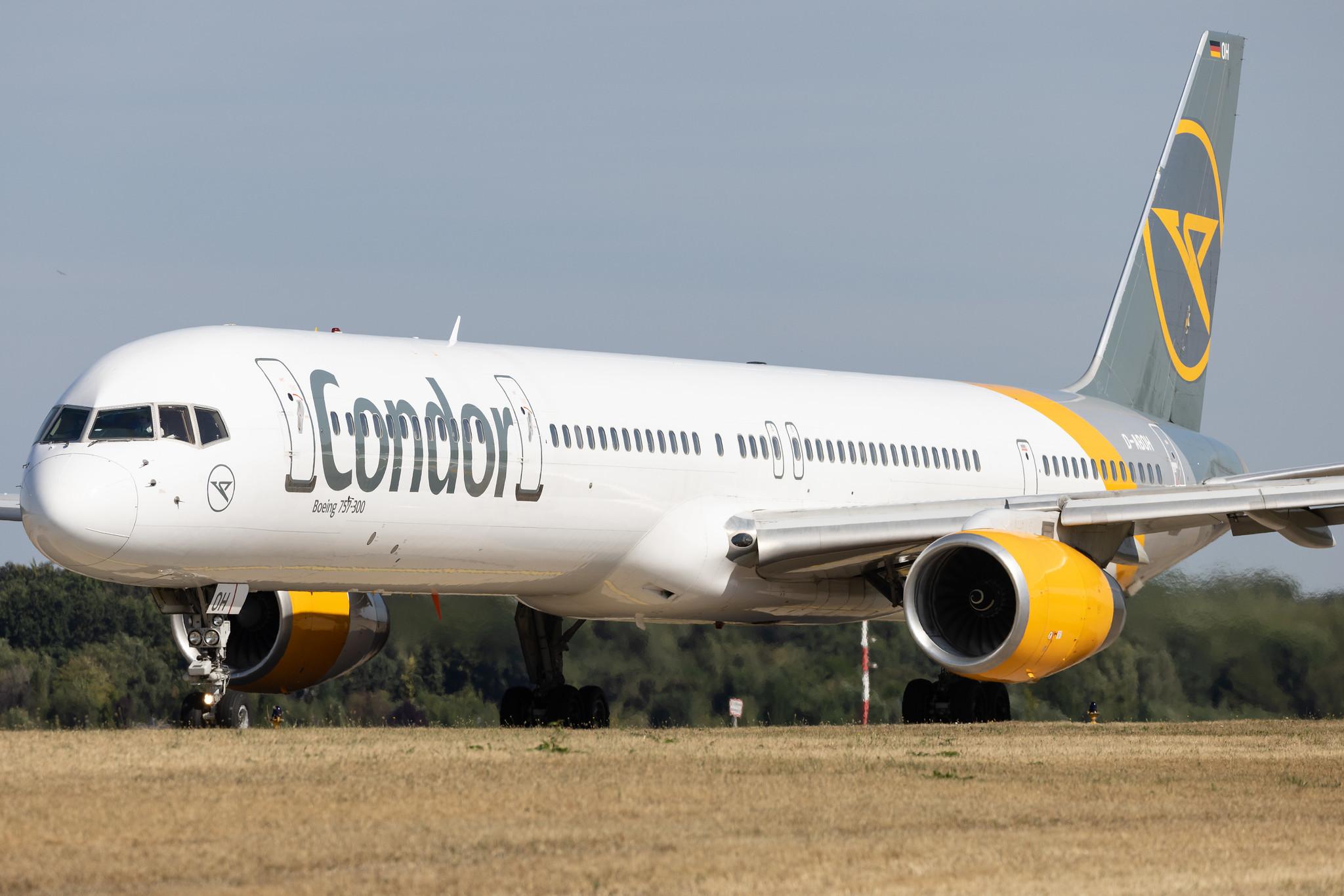 Hamburg Airport: Condor (DE / CFG) | Boeing 757-330 B753 | D-ABOH | MSN 30030
