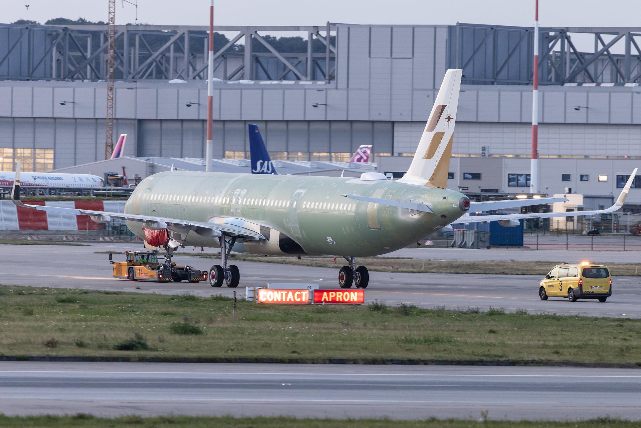 Hamburg Finkenwerder: STARLUX Airlines (JX / SJX) | Airbus A321-252NX A21N | D- | MSN 11068