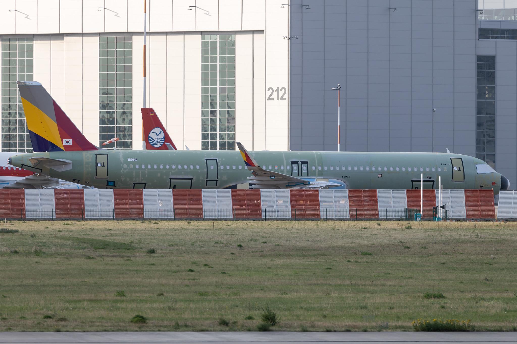 Hamburg Finkenwerder: Asiana Airlines (OZ / AAR) | Airbus A321-251NX A21N | D- | MSN 11075