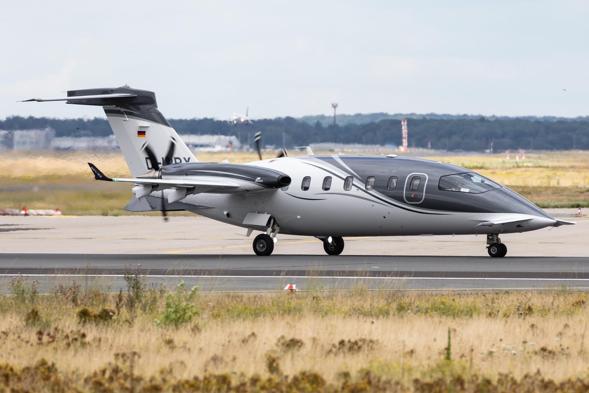Frankfurt Airport: AirGO Private Airline (/ XGO) |  Piaggio P-180 Avanti Evo P180 | D-IPPY | MSN 3010