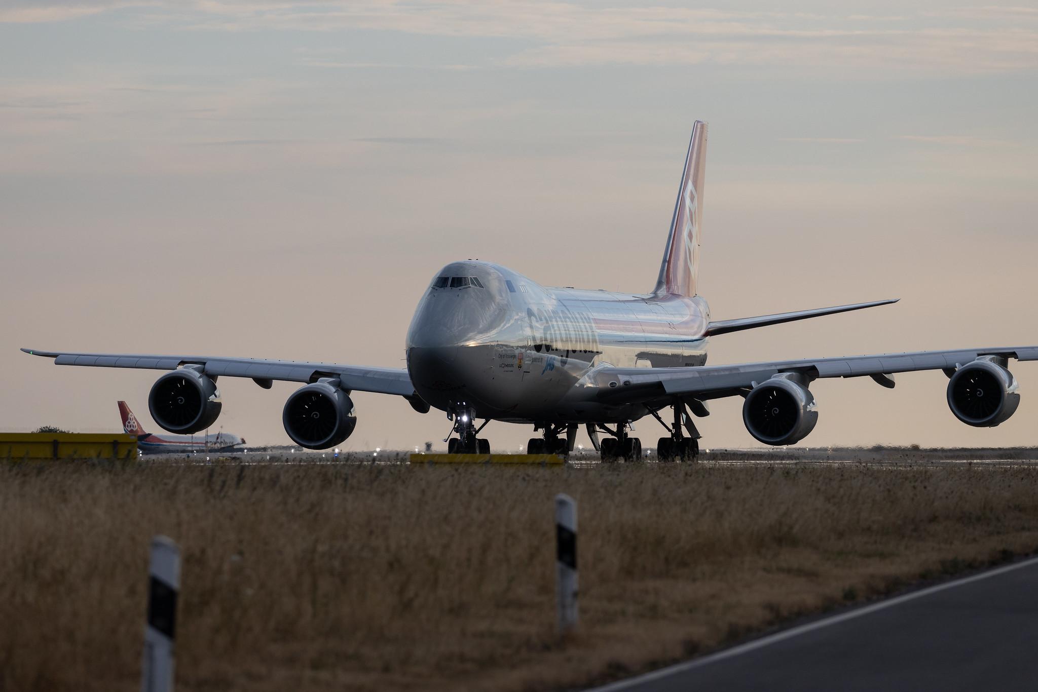 Luxembourg Findel Airport: Cargolux (CV / CLX) | Boeing 747-8R7F B748 | LX-VCI | MSN 35822