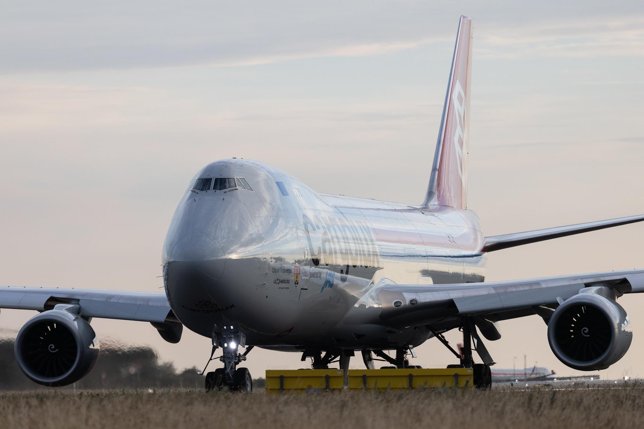 Luxembourg Findel Airport: Cargolux (CV / CLX) | Boeing 747-8R7F B748 | LX-VCI | MSN 35822