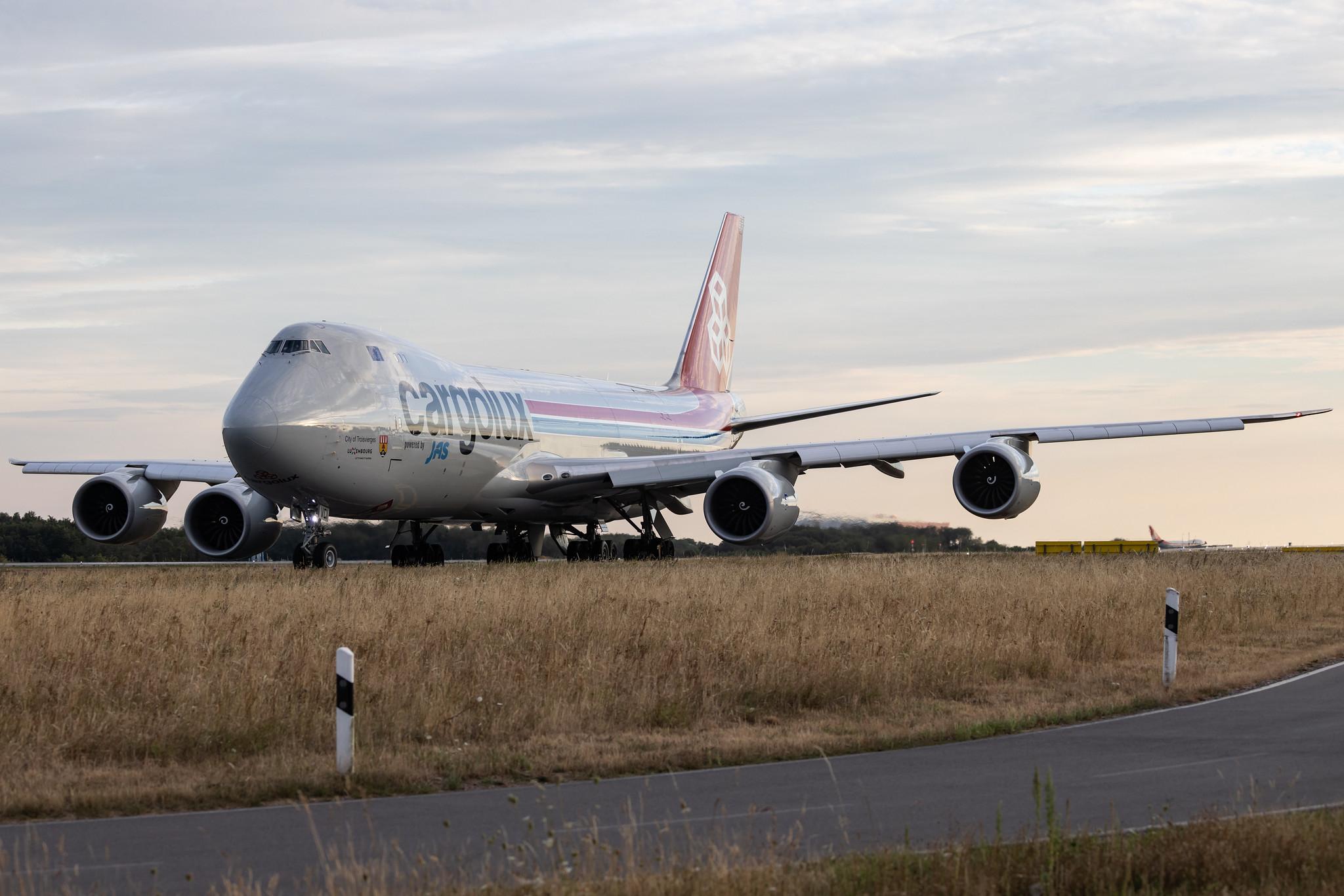 Luxembourg Findel Airport: Cargolux (CV / CLX) | Boeing 747-8R7F B748 | LX-VCI | MSN 35822