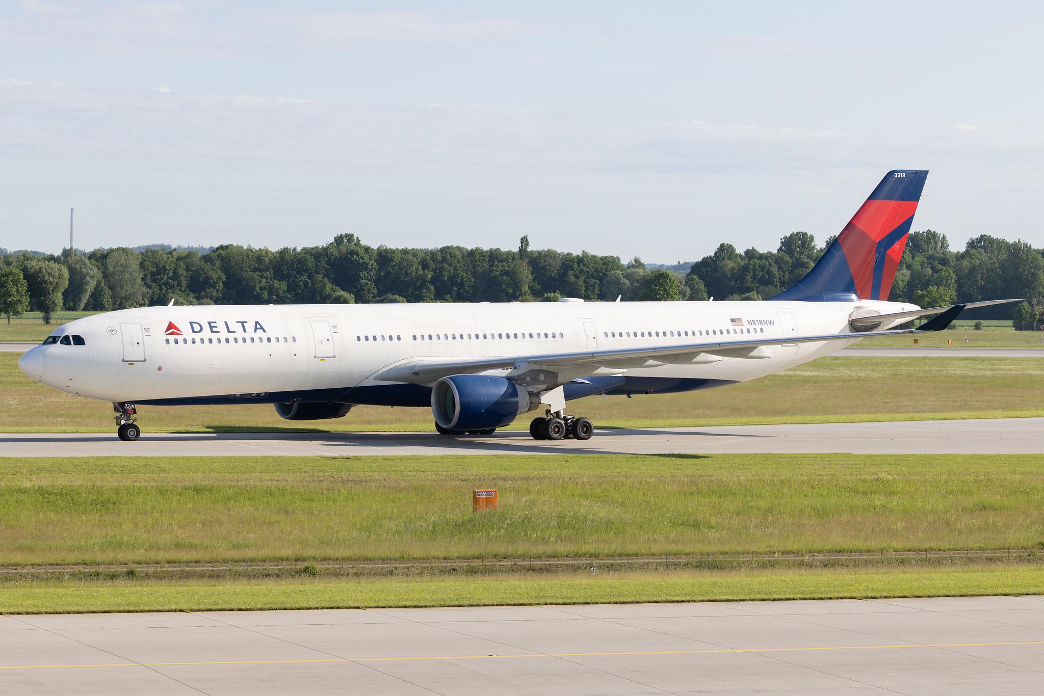 Munich Airport: Delta Air Lines (DL / DAL) | Airbus A330-323 A333 | N818NW | MSN 0857