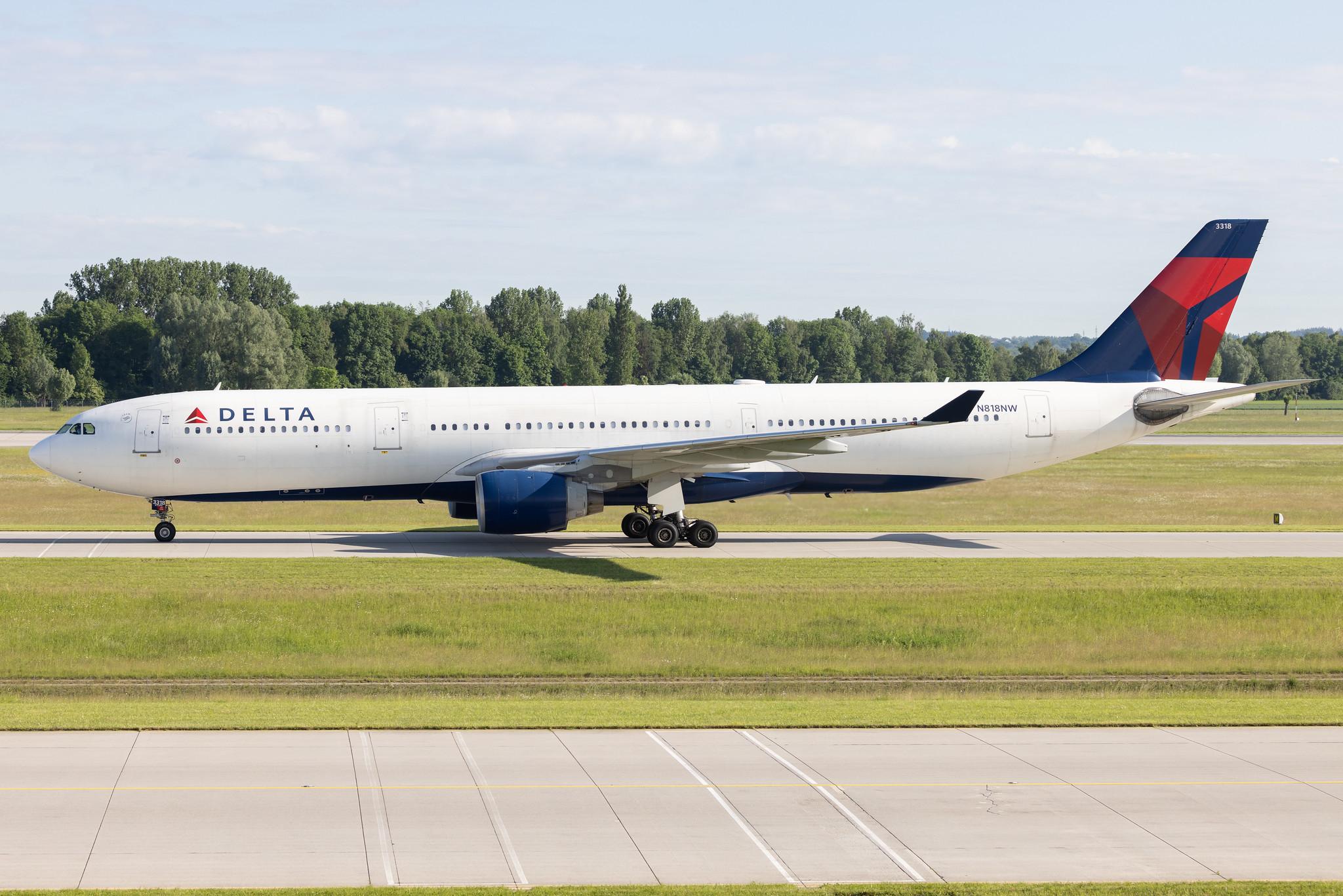 Munich Airport: Delta Air Lines (DL / DAL) | Airbus A330-323 A333 | N818NW | MSN 0857
