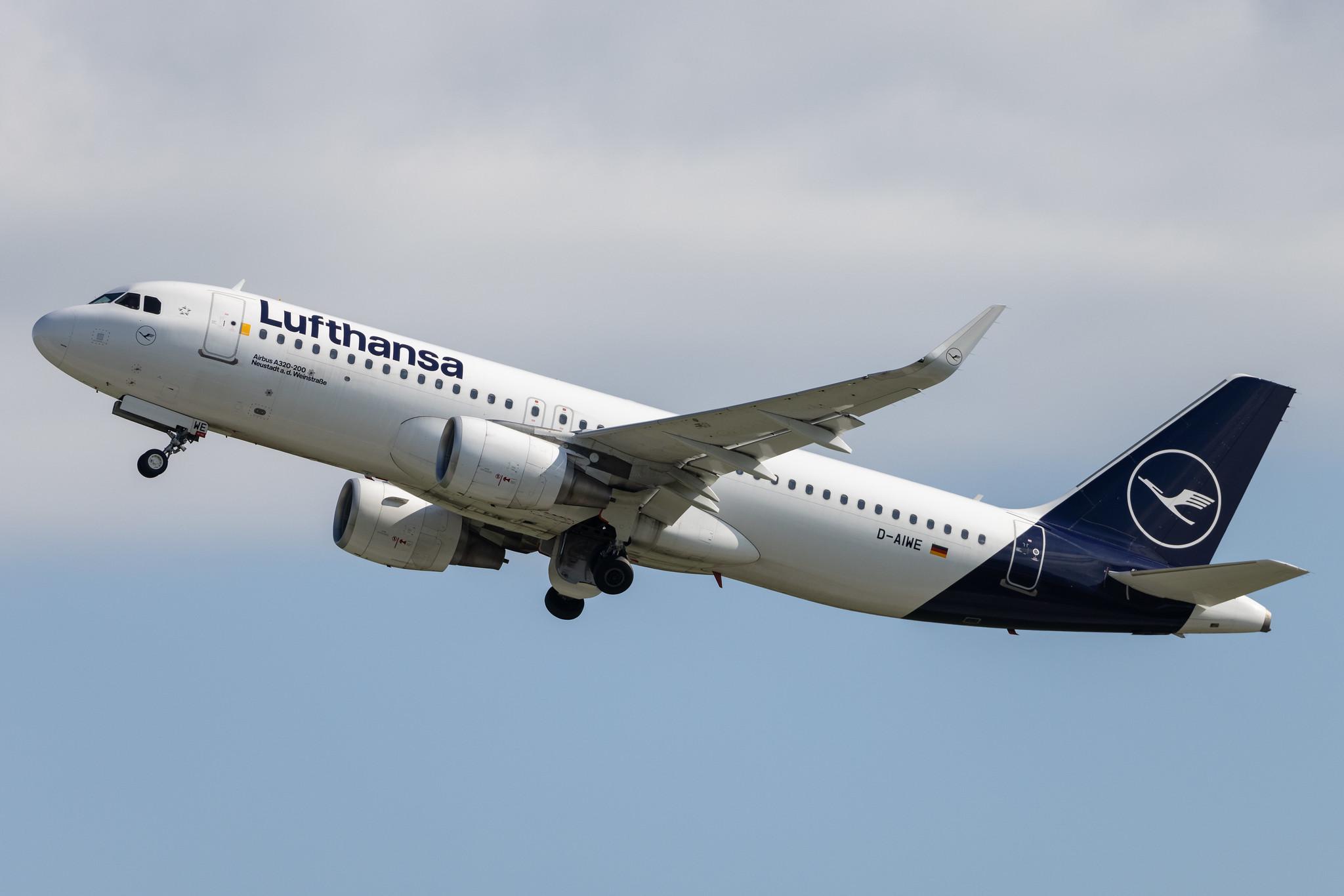 Munich Airport: Lufthansa (LH / DLH) | Airbus A320-214 A320 | D-AIWE | MSN 8680